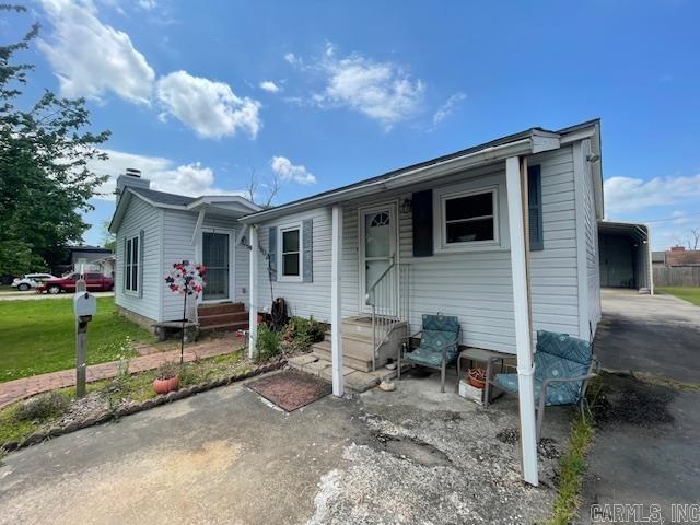 1902 S Spring  Stuttgart, AR