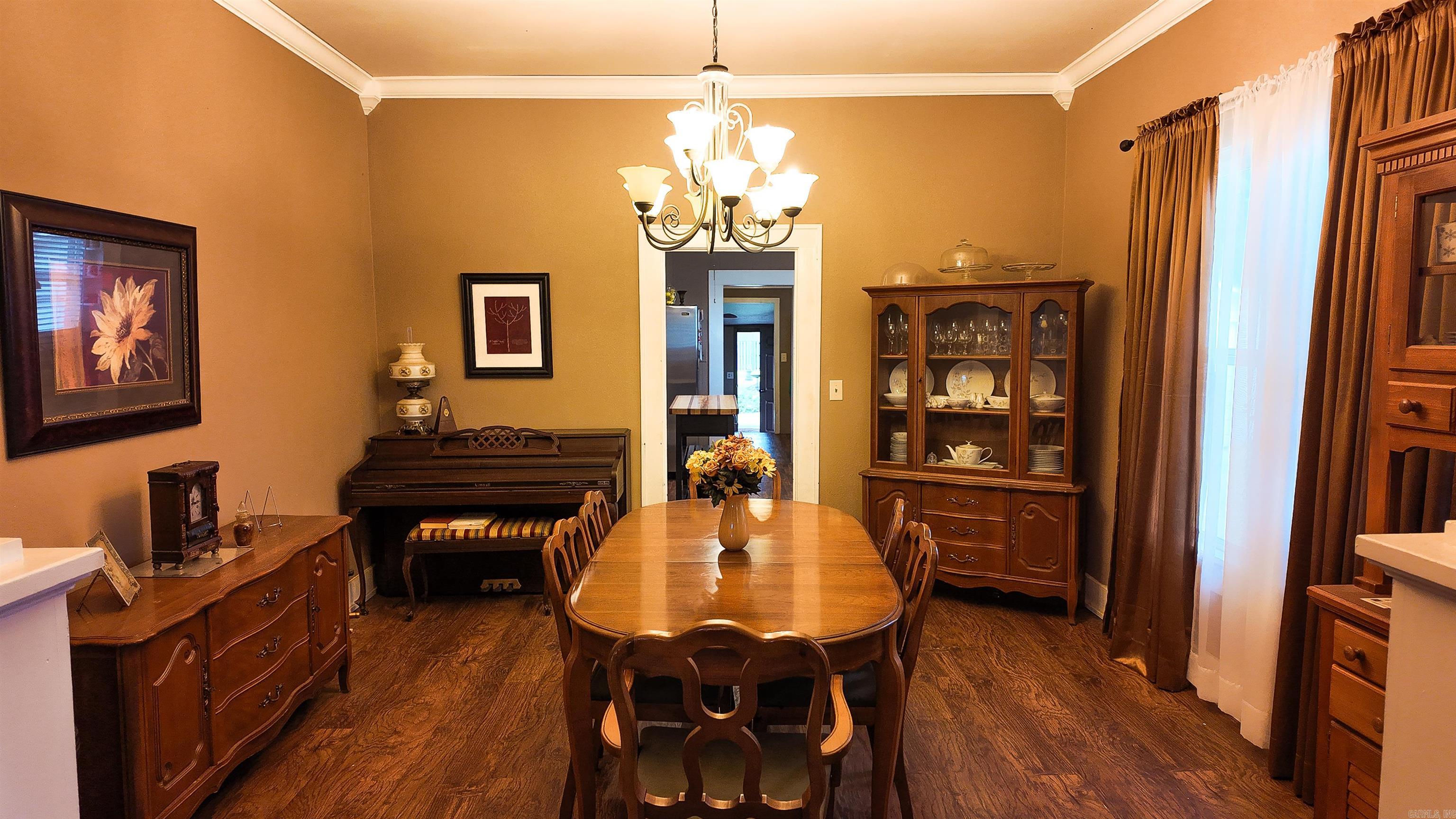 708 N 5th  Paris, AR