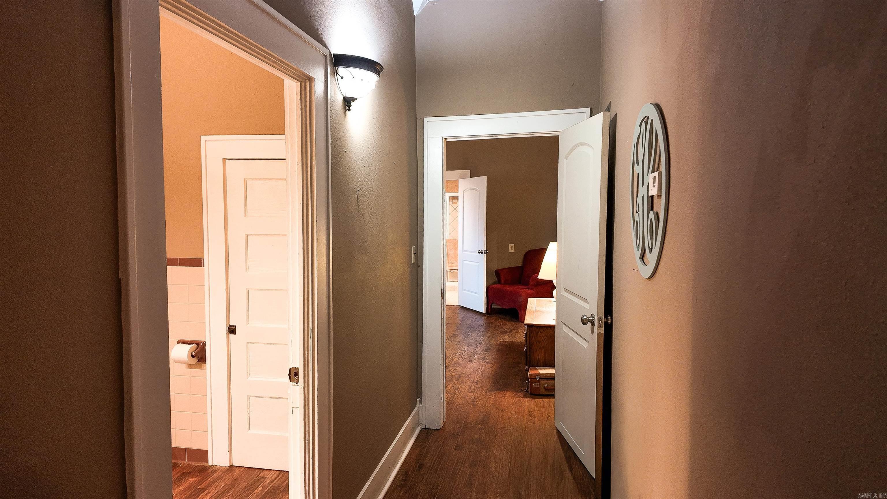 708 N 5th  Paris, AR