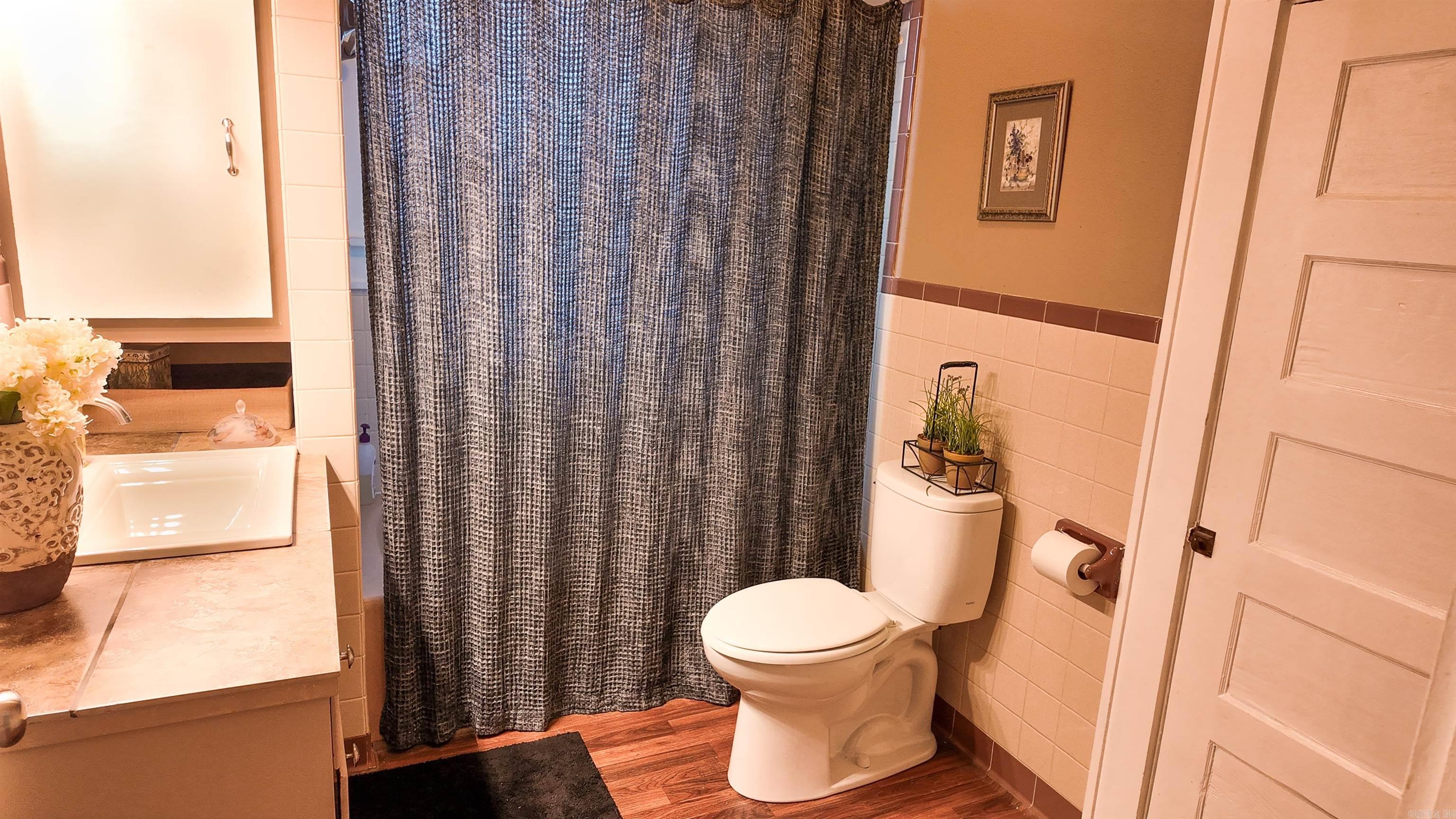 708 N 5th  Paris, AR