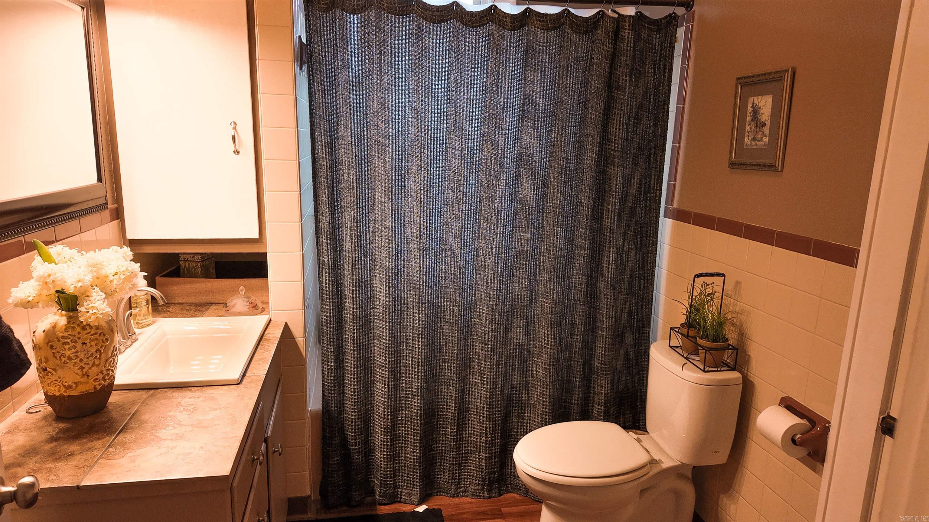 708 N 5th  Paris, AR