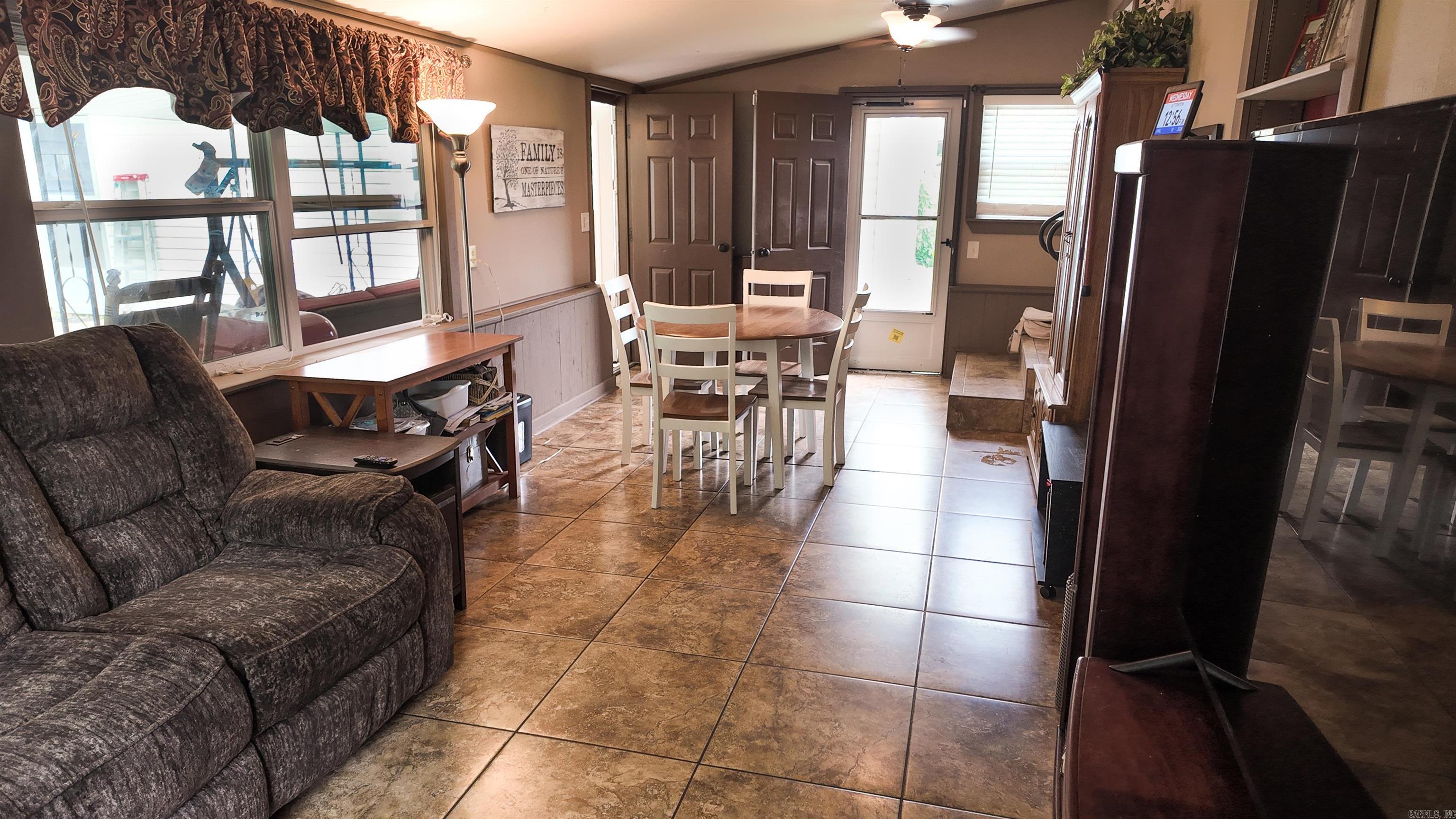 708 N 5th  Paris, AR