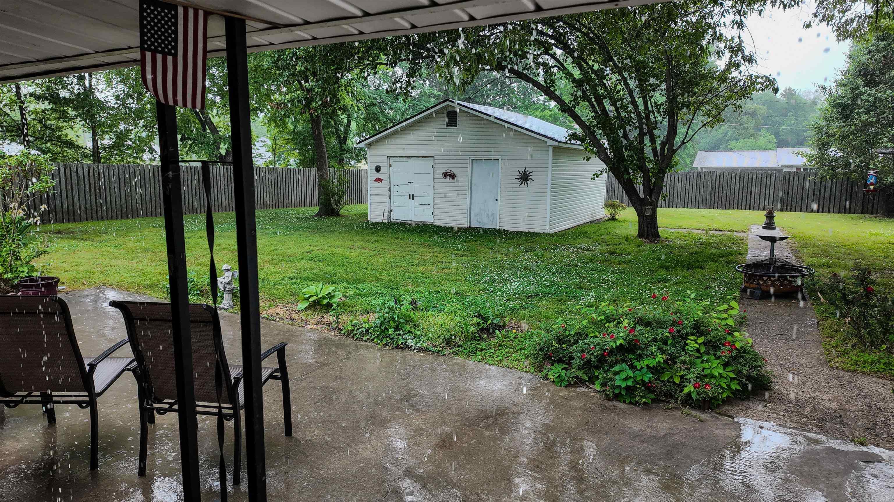 708 N 5th  Paris, AR