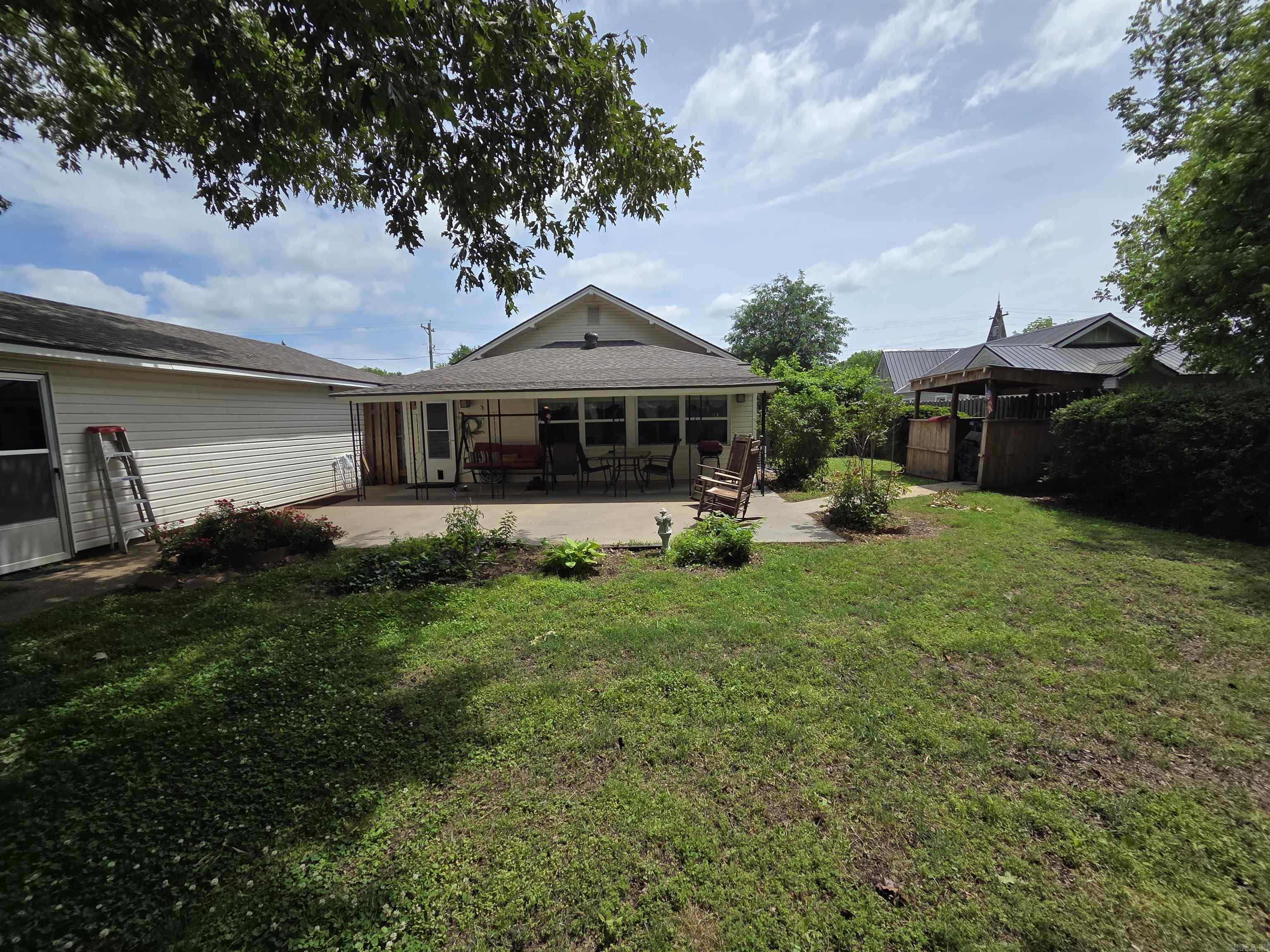 708 N 5th Street Paris, AR 72855