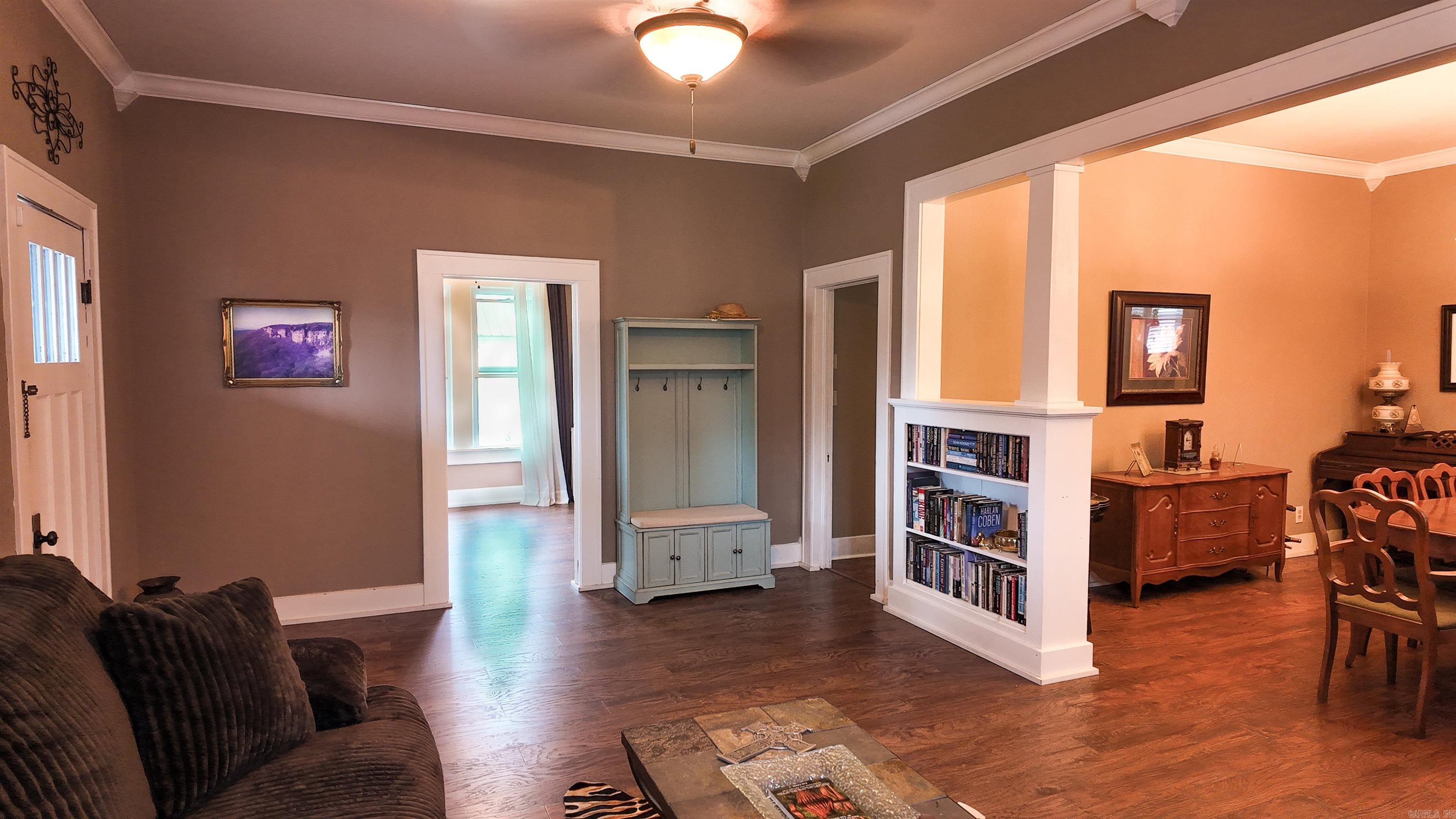 708 N 5th  Paris, AR