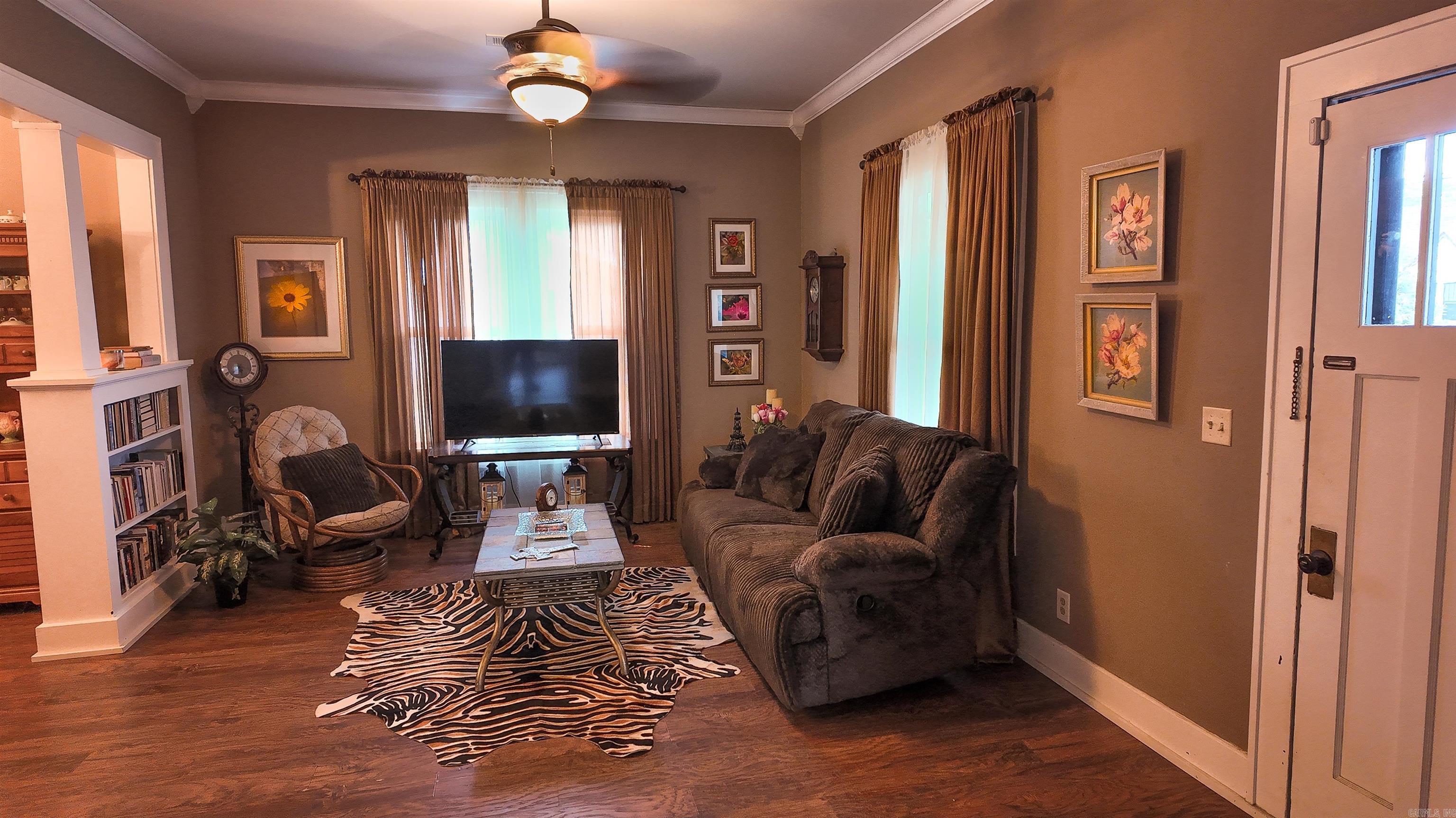 708 N 5th  Paris, AR