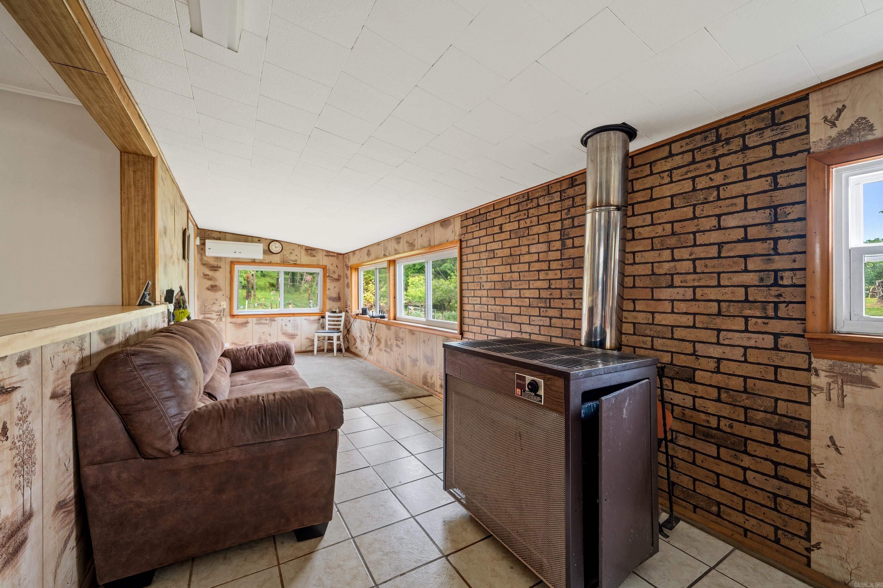 300 Carver  Hot Springs National Park, AR