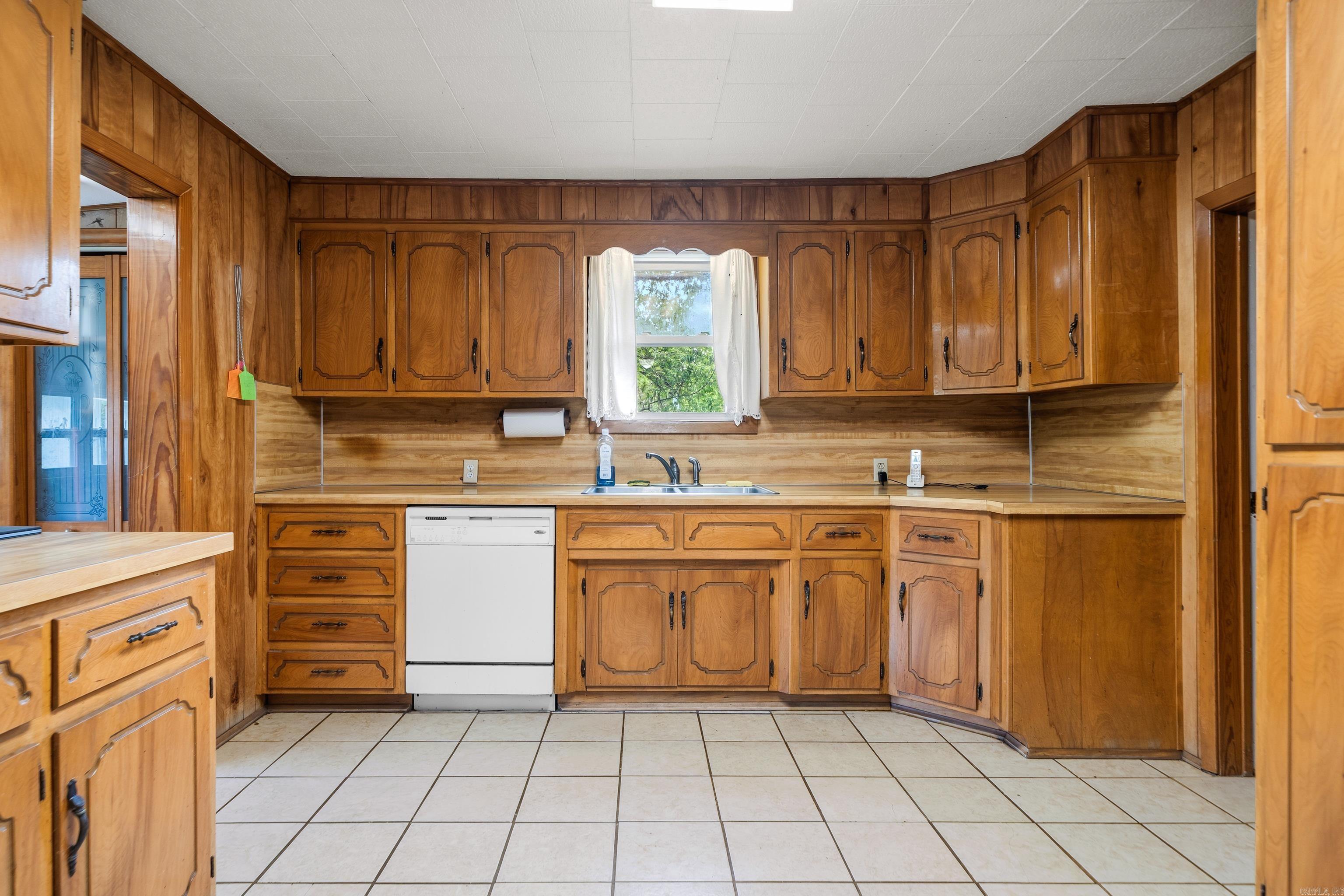 300 Carver  Hot Springs National Park, AR