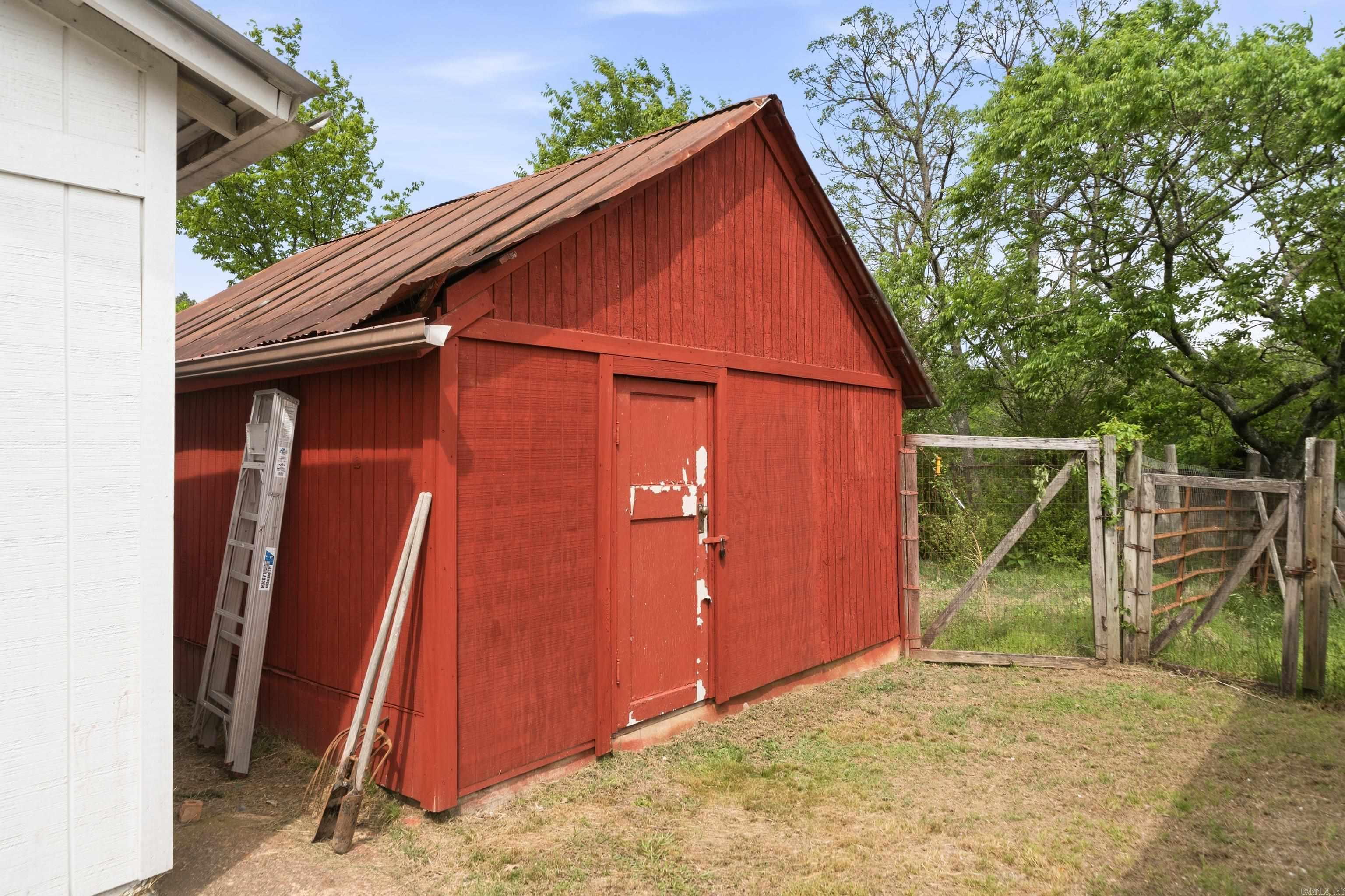 300 Carver  Hot Springs National Park, AR