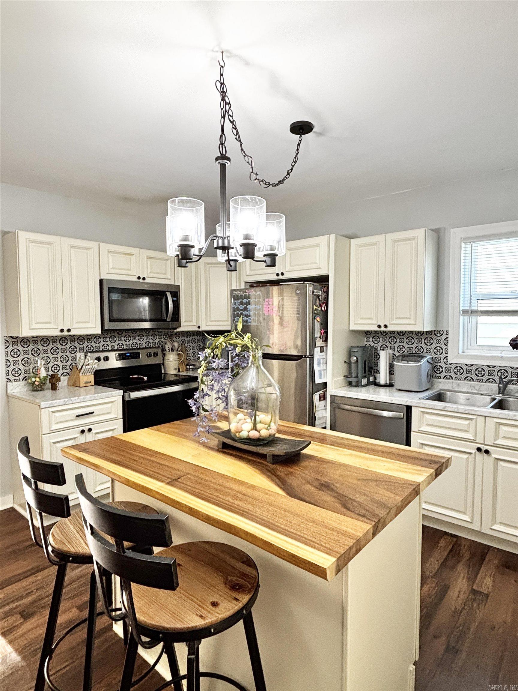 412 N Morrill  Morrilton, AR