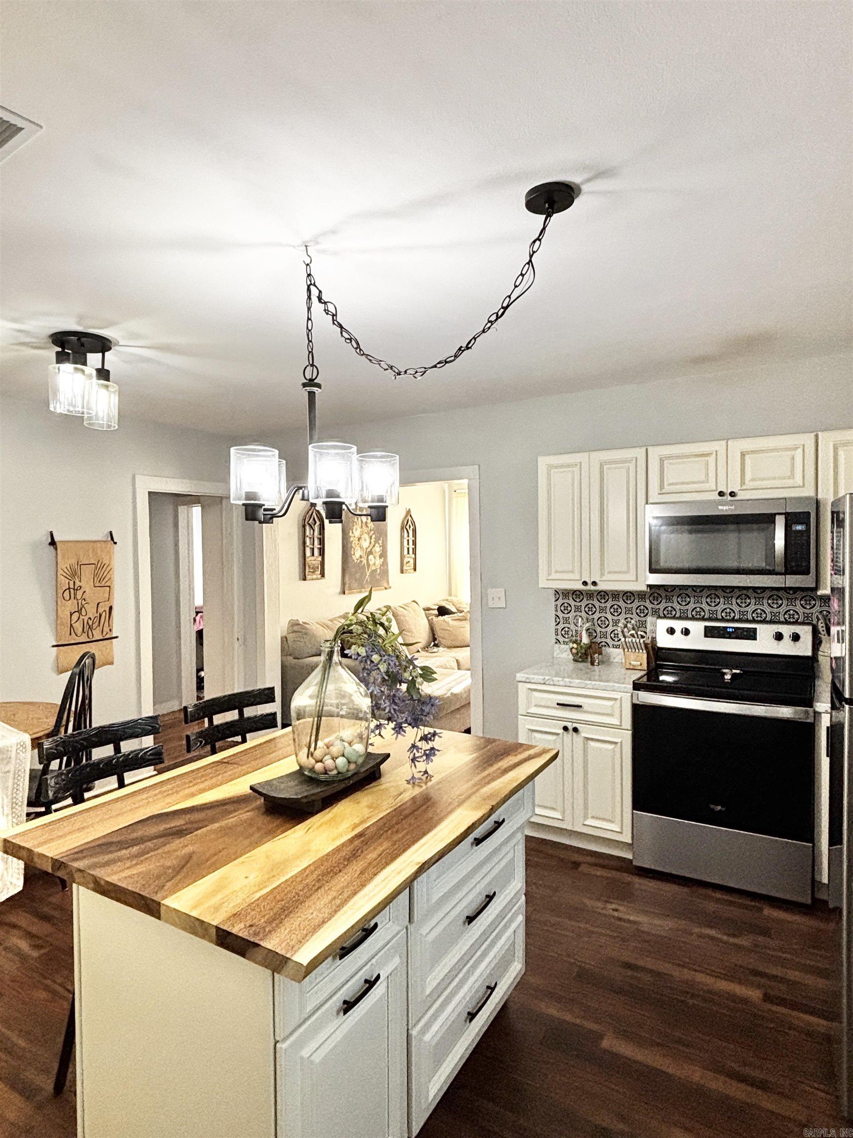 412 N Morrill  Morrilton, AR