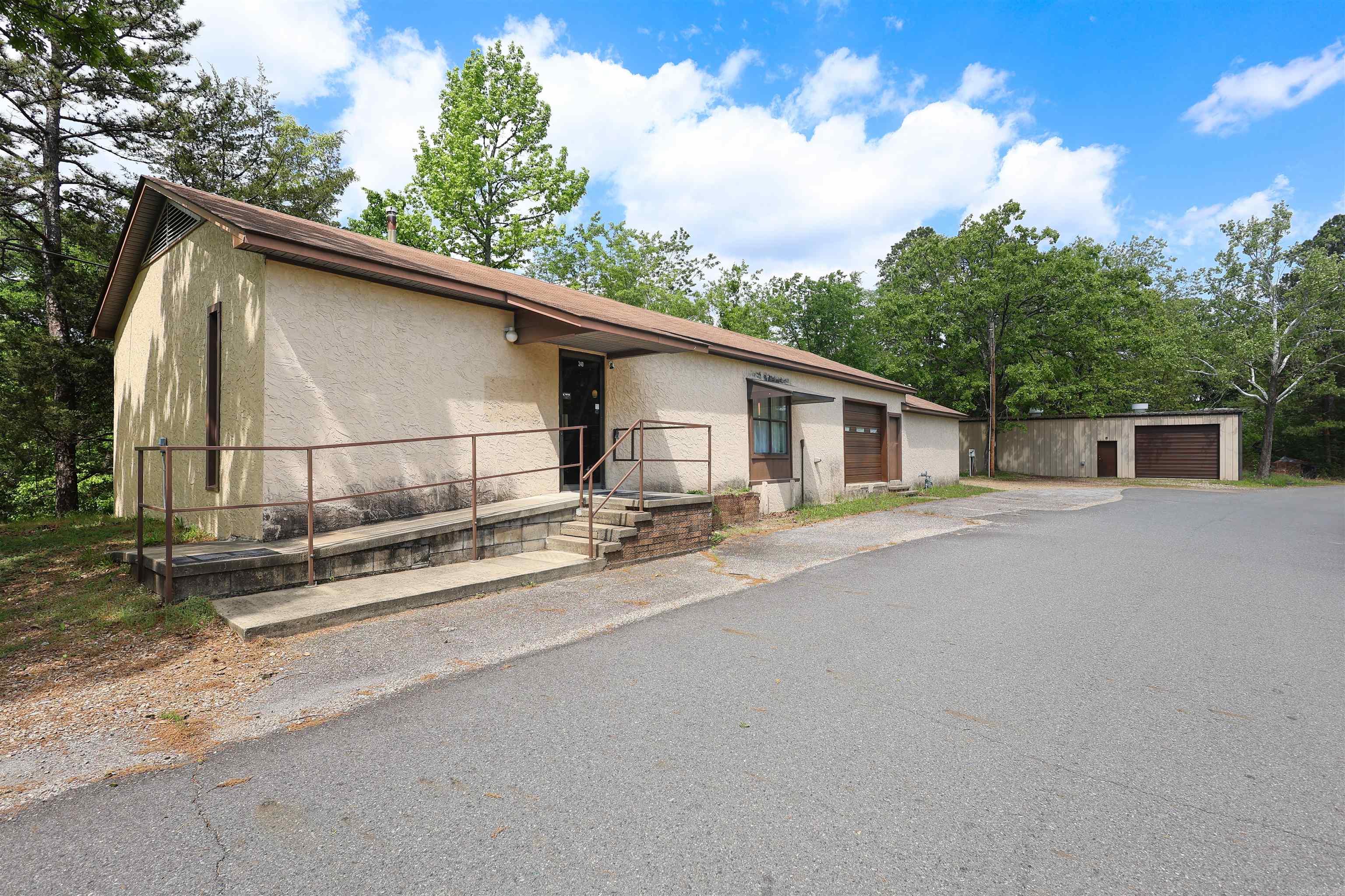 240 N George  Mount Ida, AR