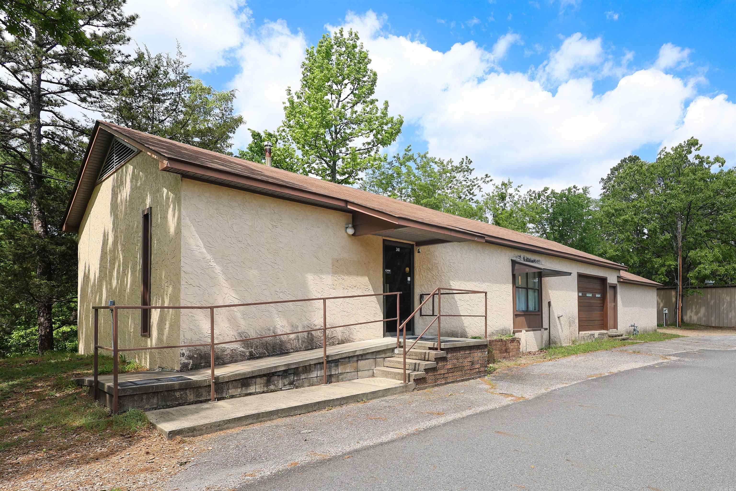 240 N George  Mount Ida, AR