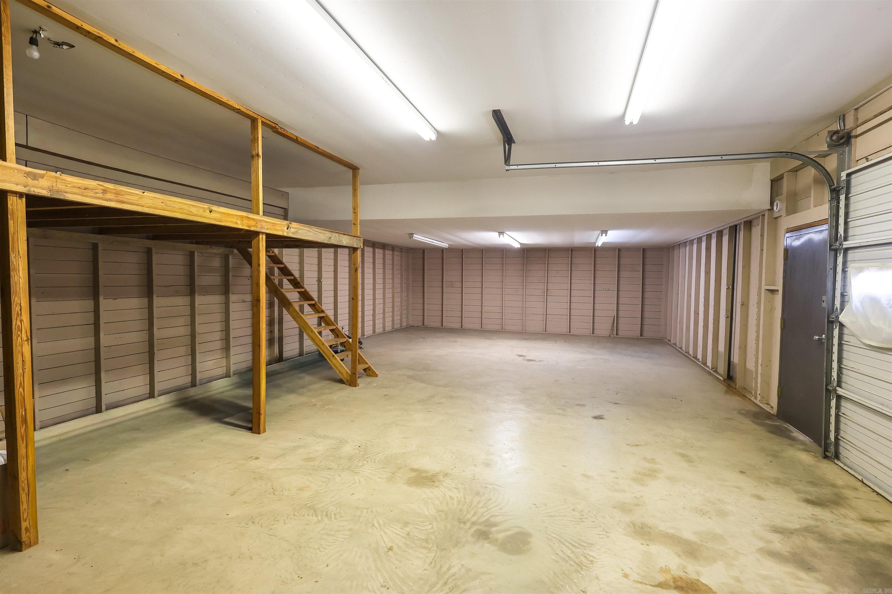 240 N George  Mount Ida, AR