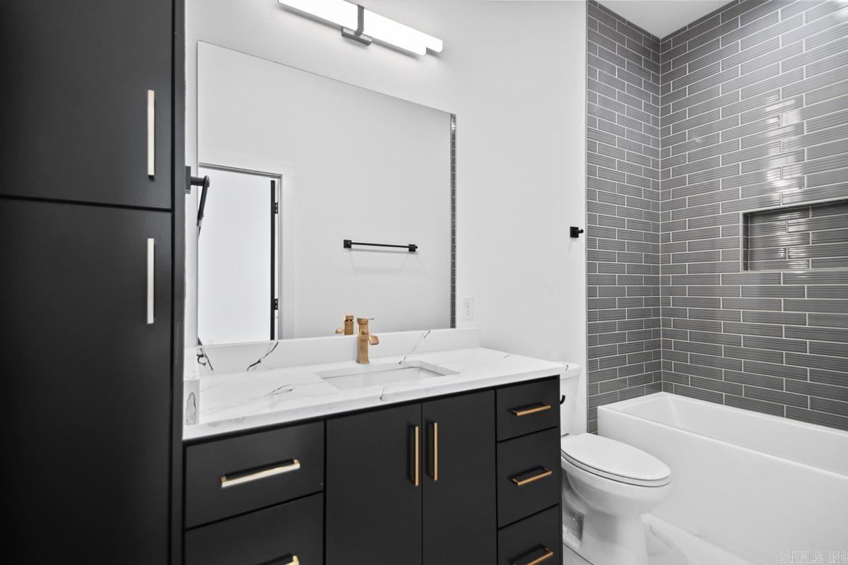 1015 Black Bass  Jacksonville, AR