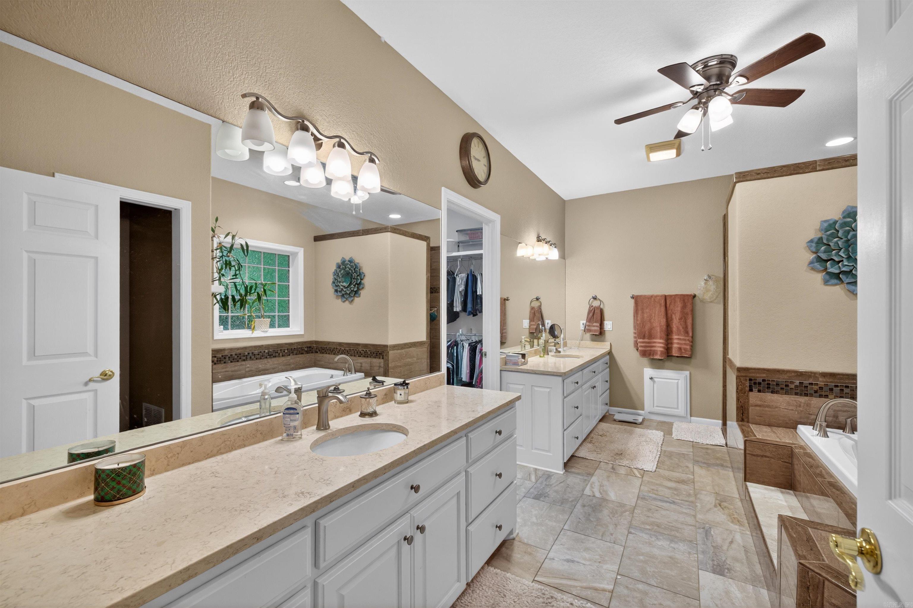 40 Belleza  Hot Springs Village, AR