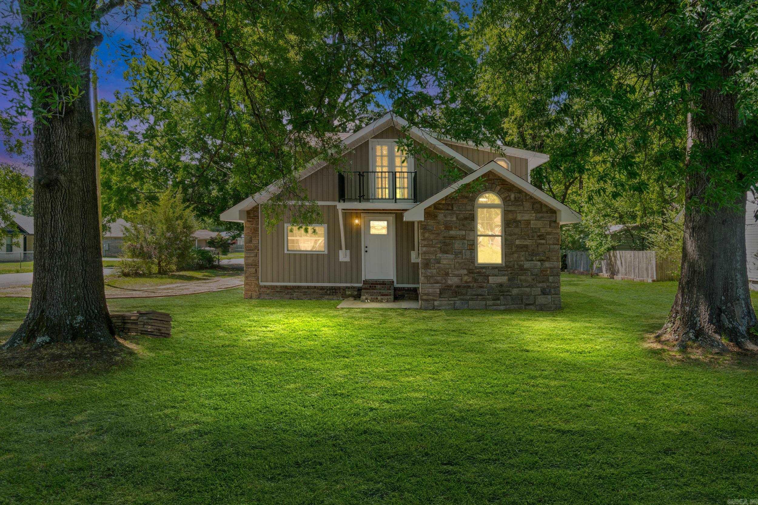 201 N Holly  Beebe, AR