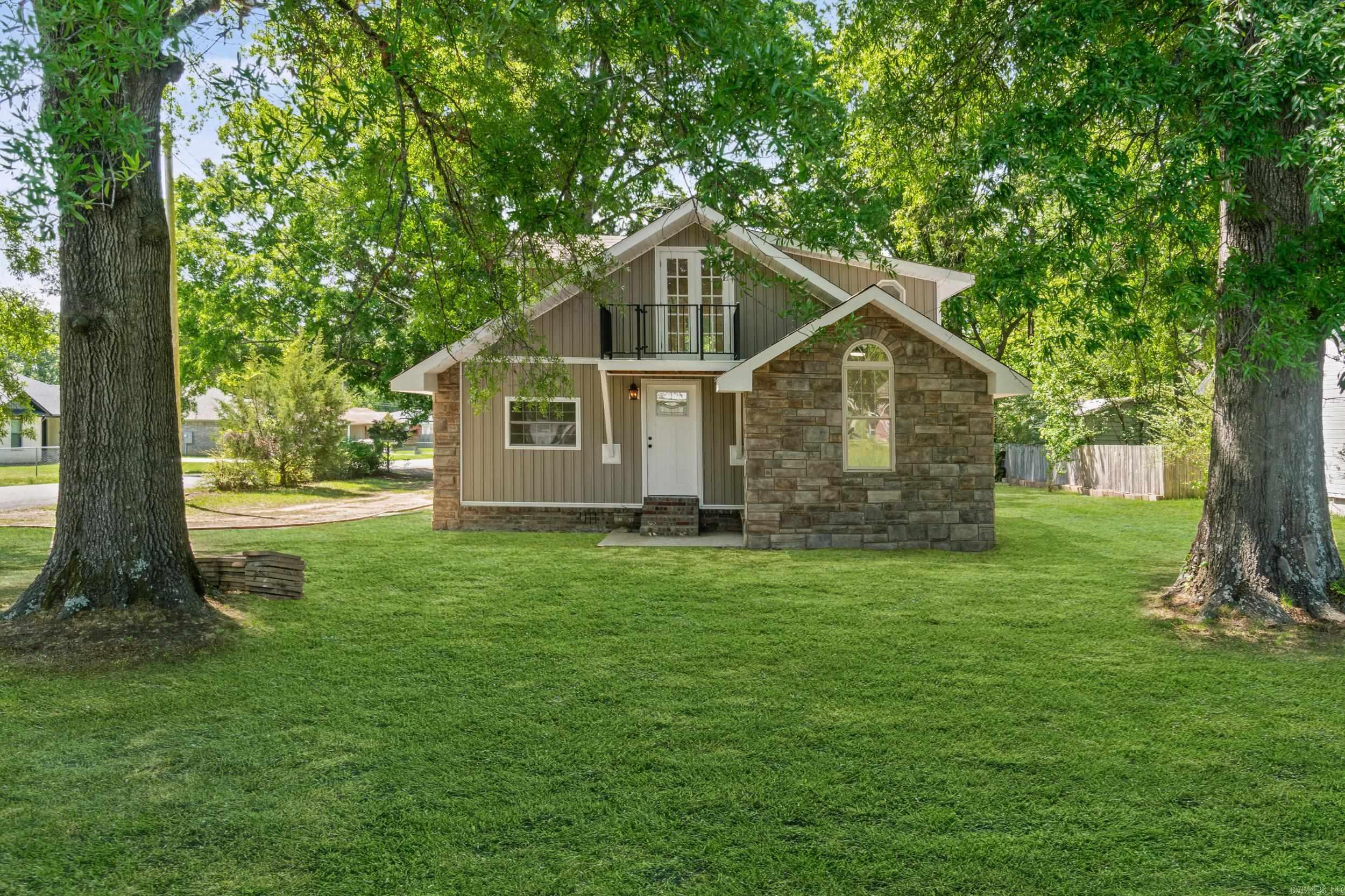 201 N Holly  Beebe, AR