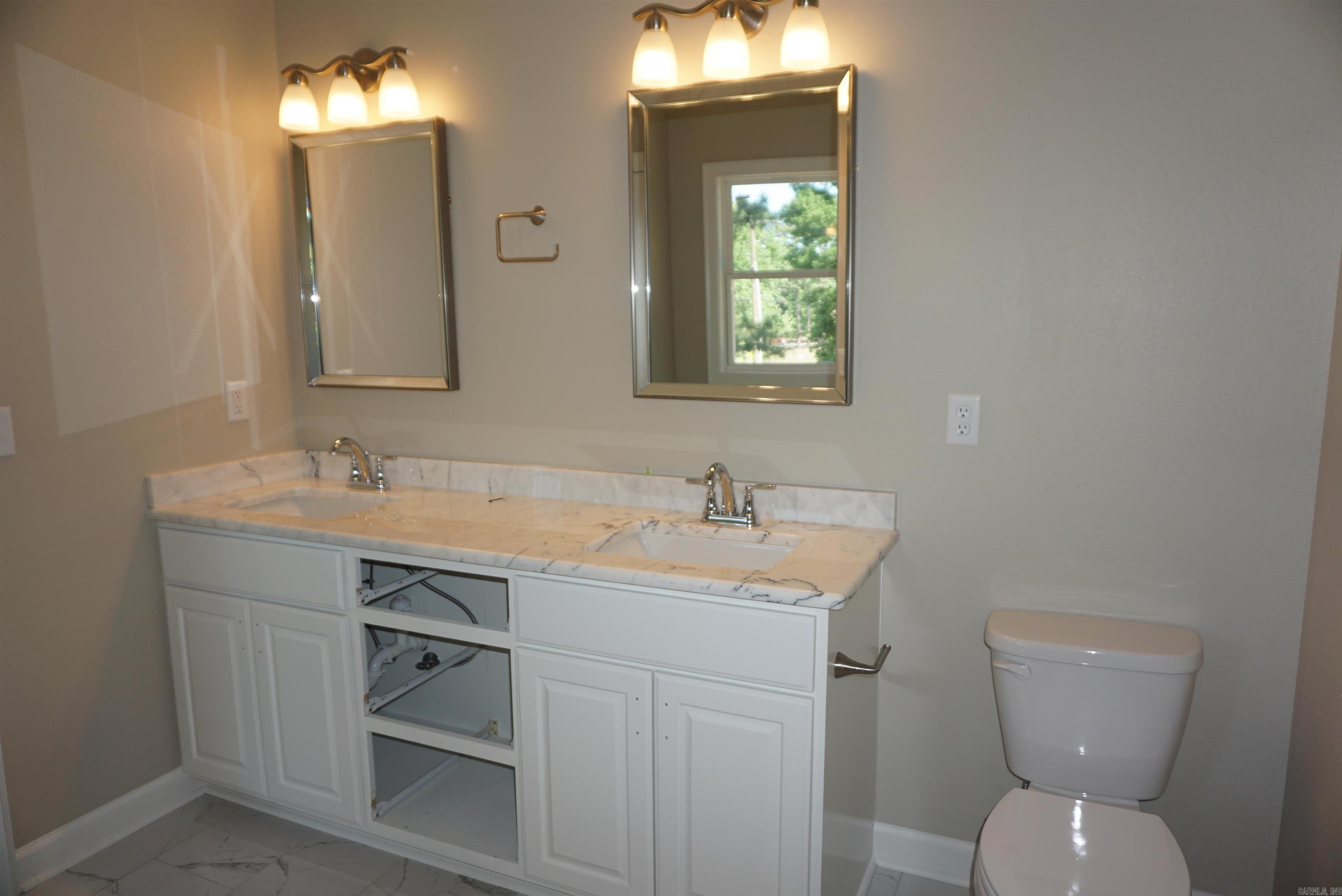 601 Country Club  Searcy, AR