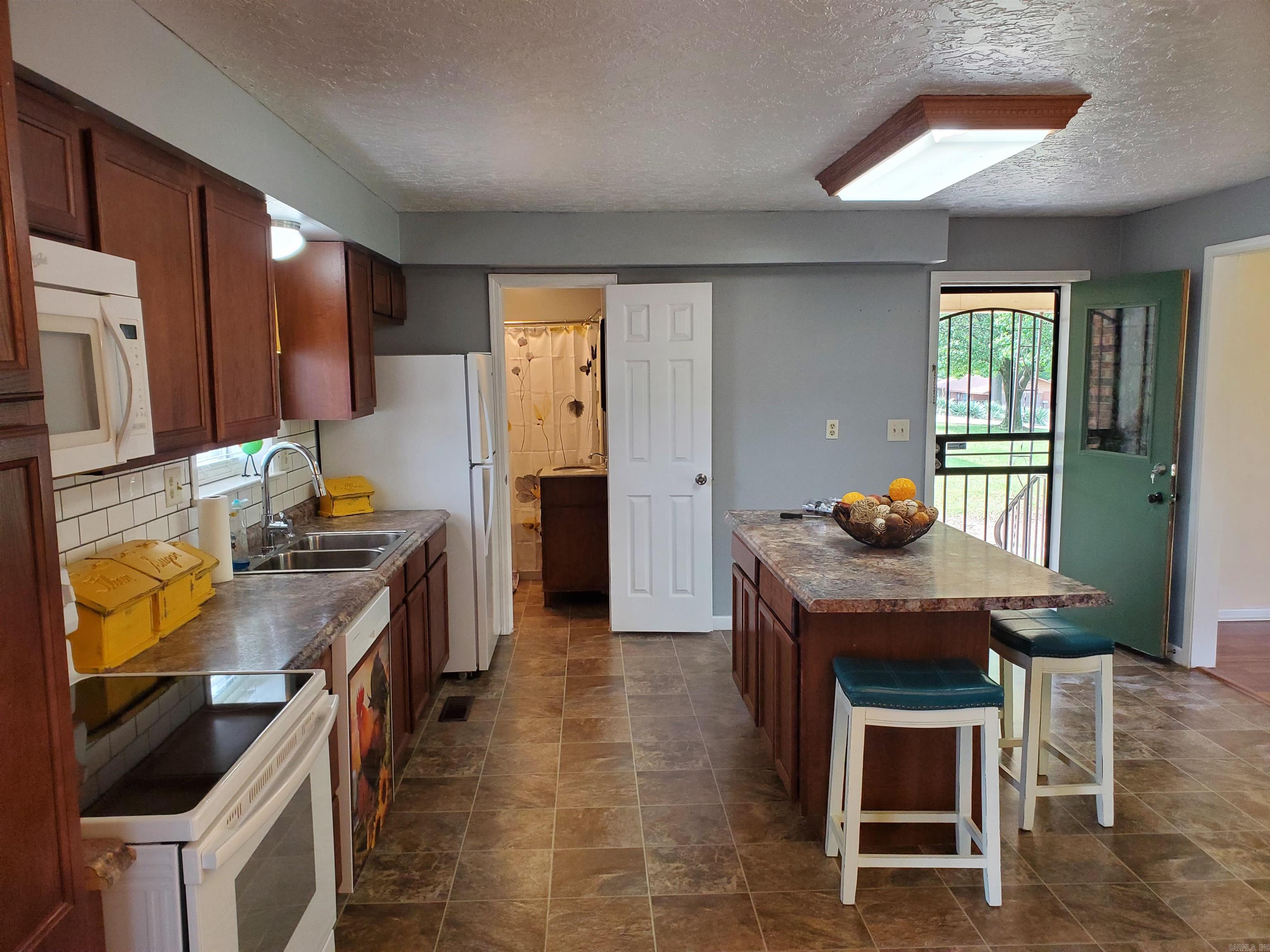 477 Ann  Piggott, AR