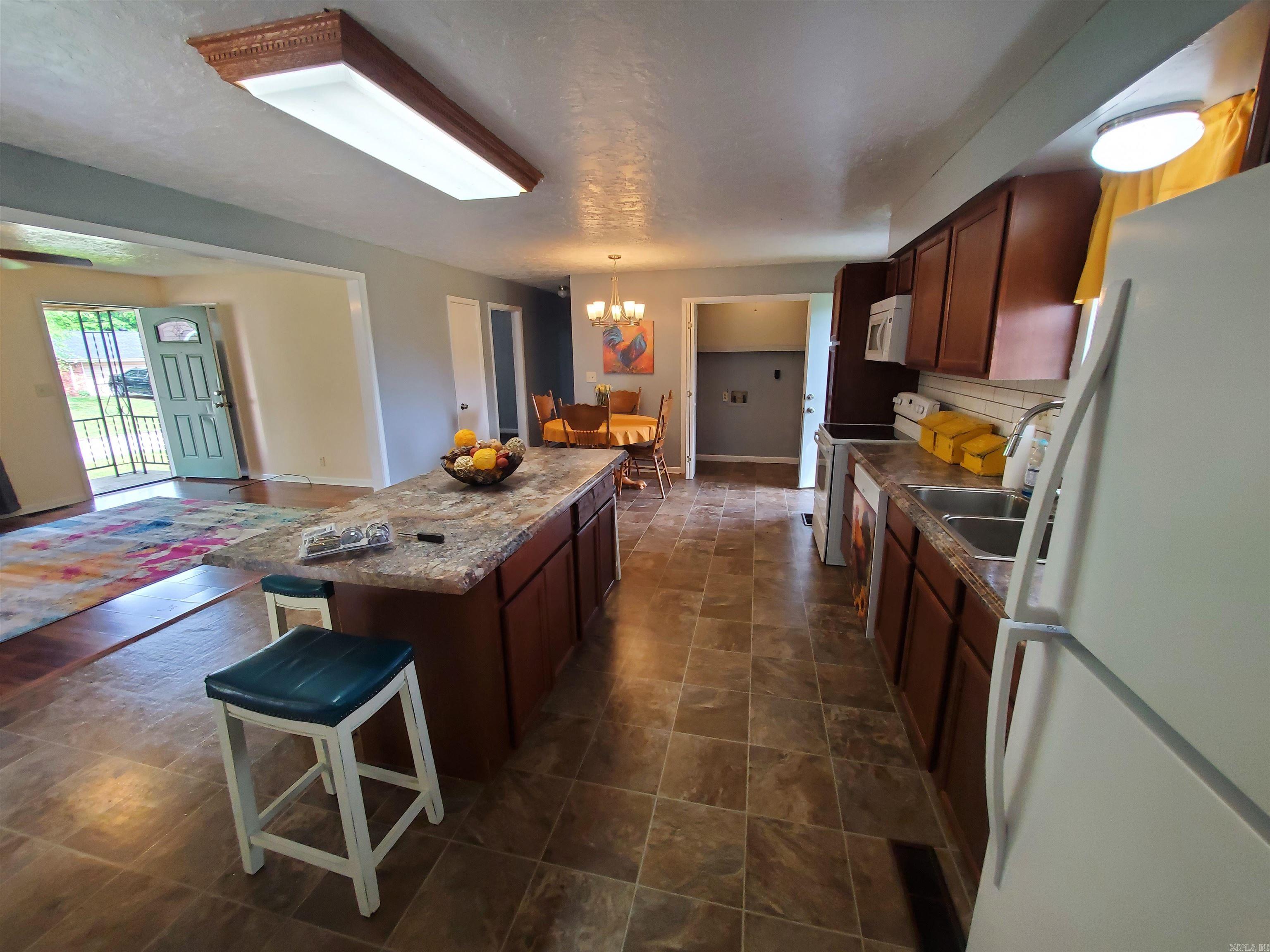 477 Ann  Piggott, AR