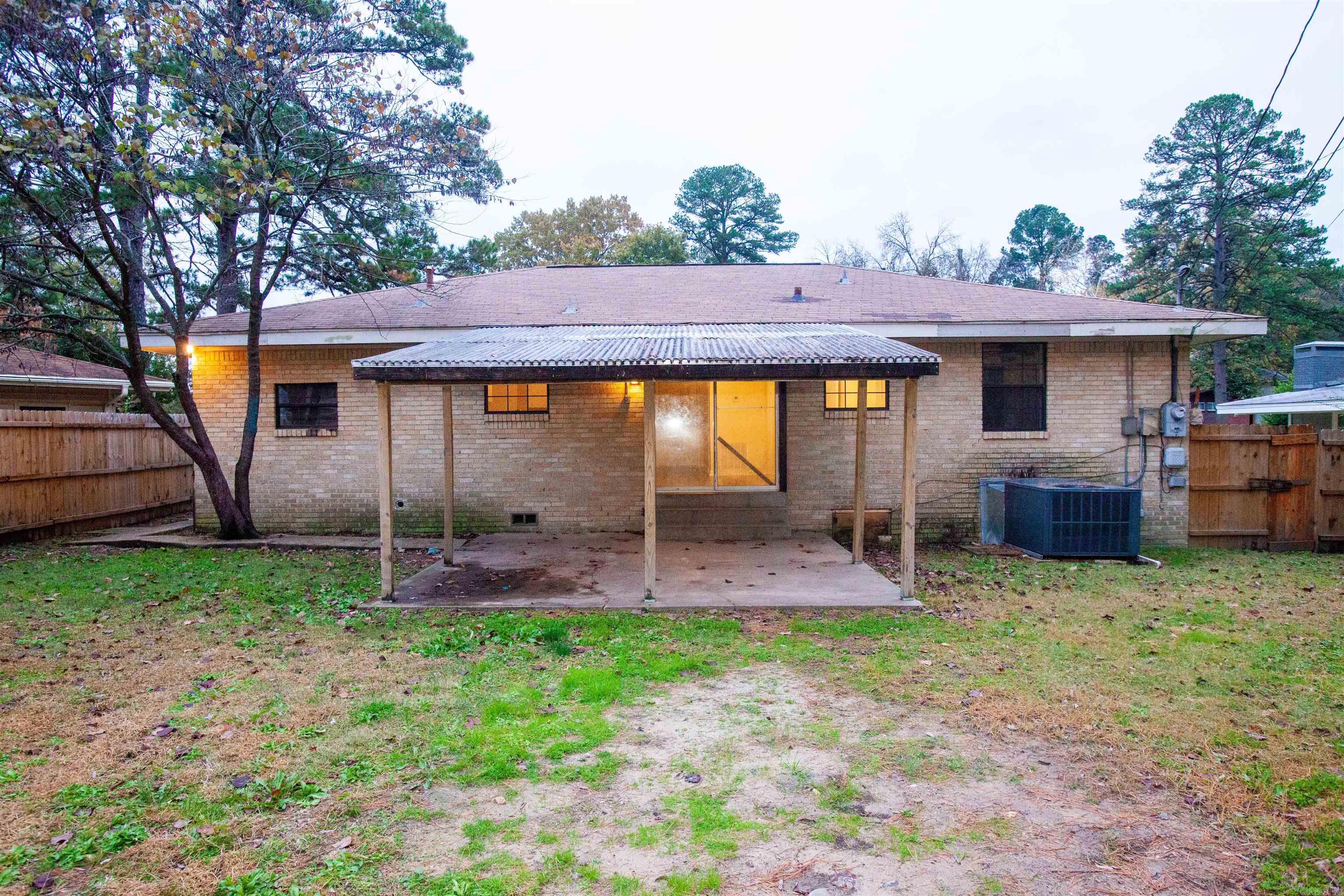 99 Broadmoor  Little Rock, AR