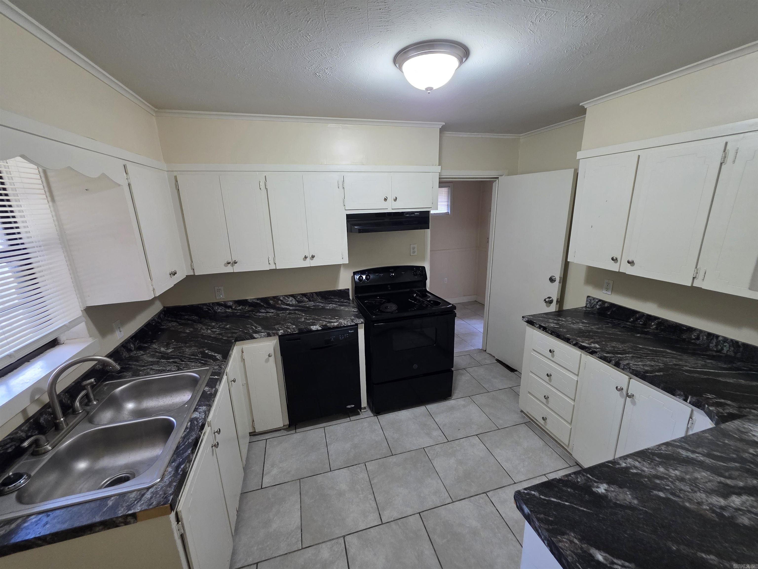 99 Broadmoor  Little Rock, AR