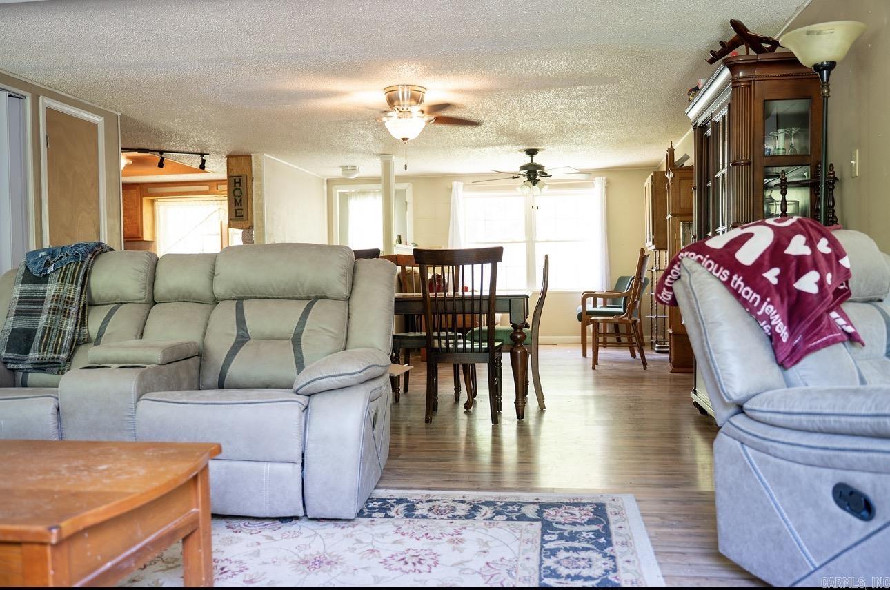 2609 River  Redfield, AR