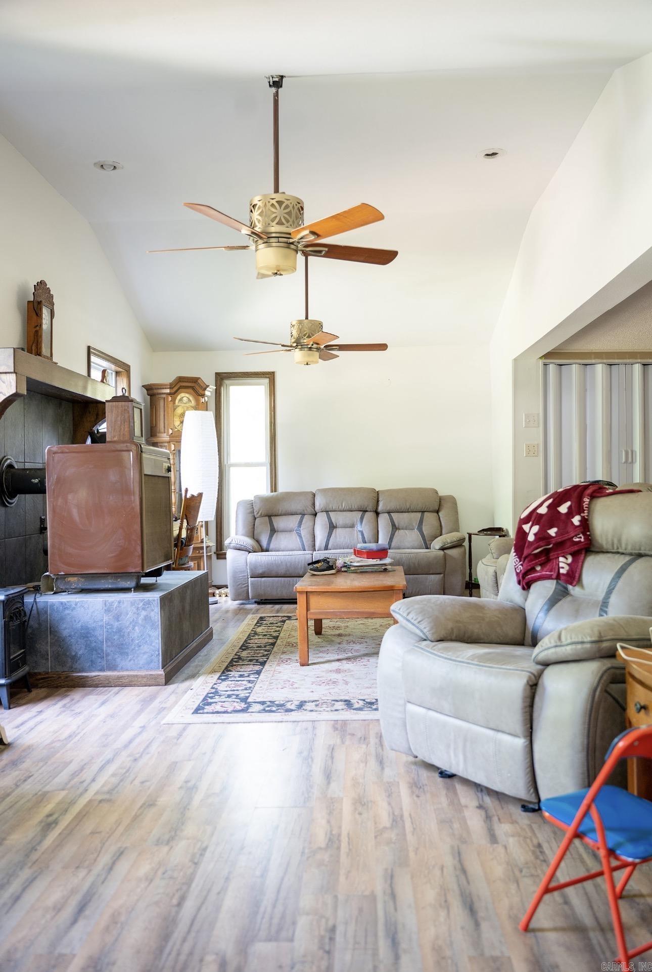 2609 River  Redfield, AR