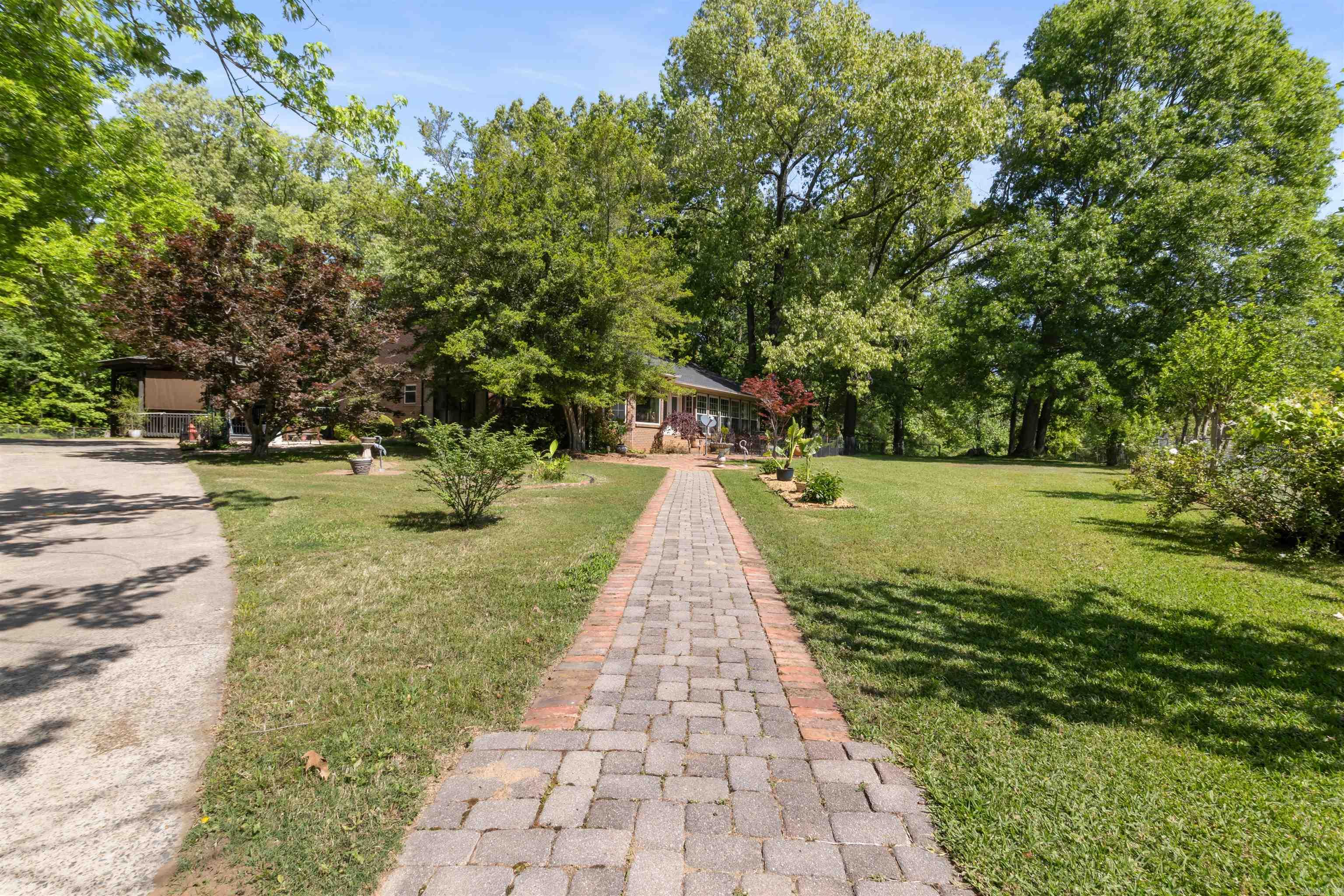 250 Ivy Drive Lonoke, AR 72086