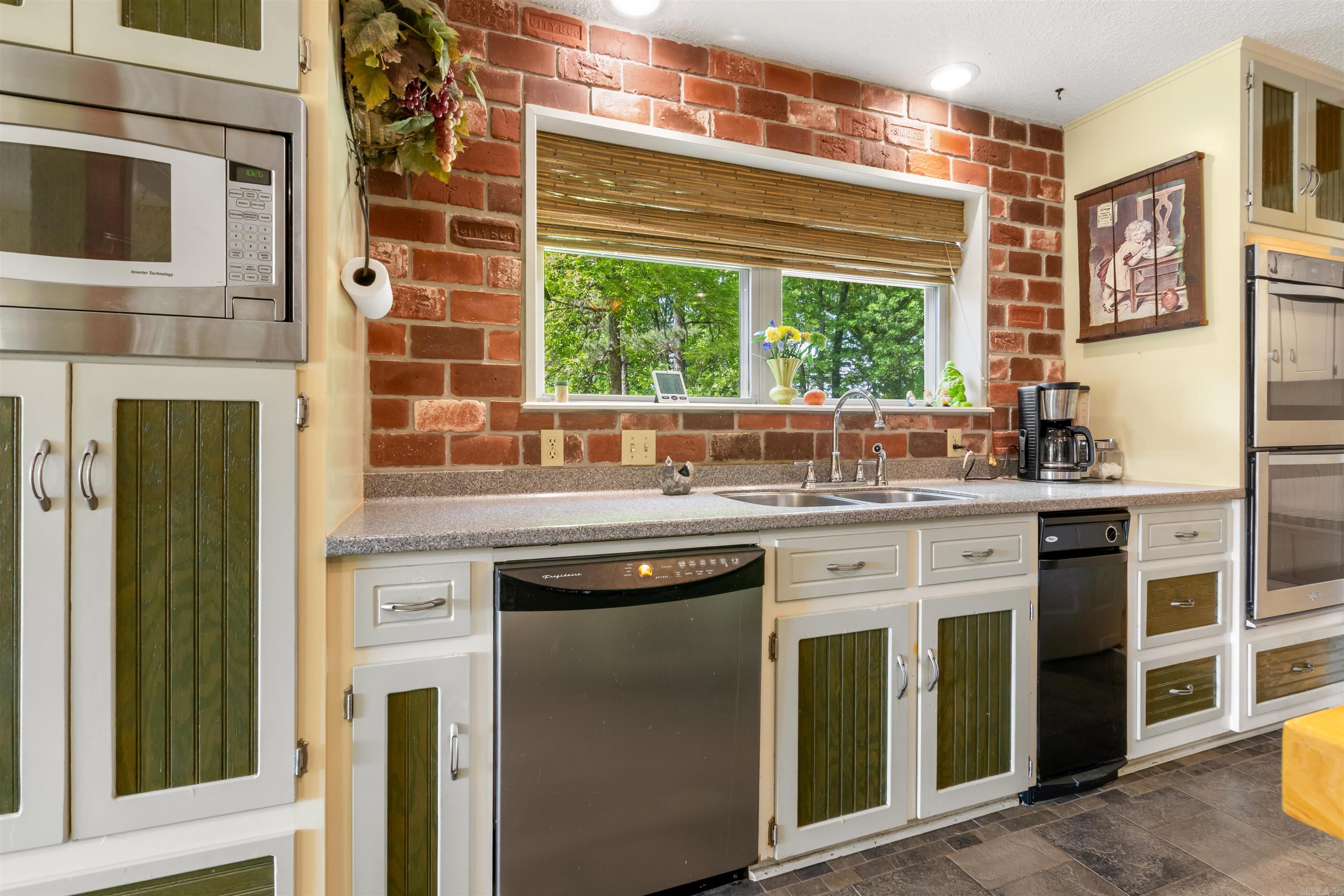 250 Ivy Drive Lonoke, AR 72086