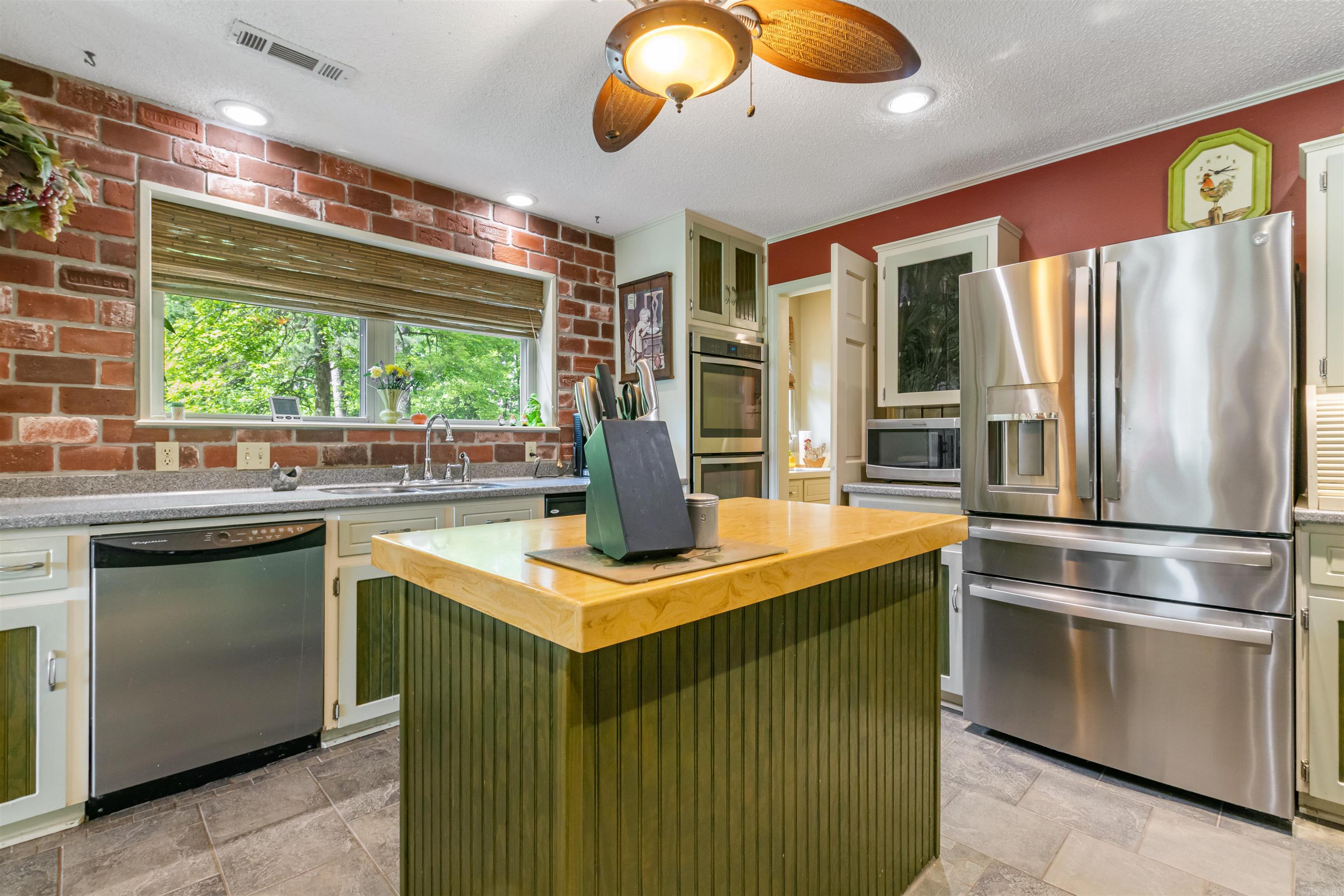 250 Ivy Drive Lonoke, AR 72086