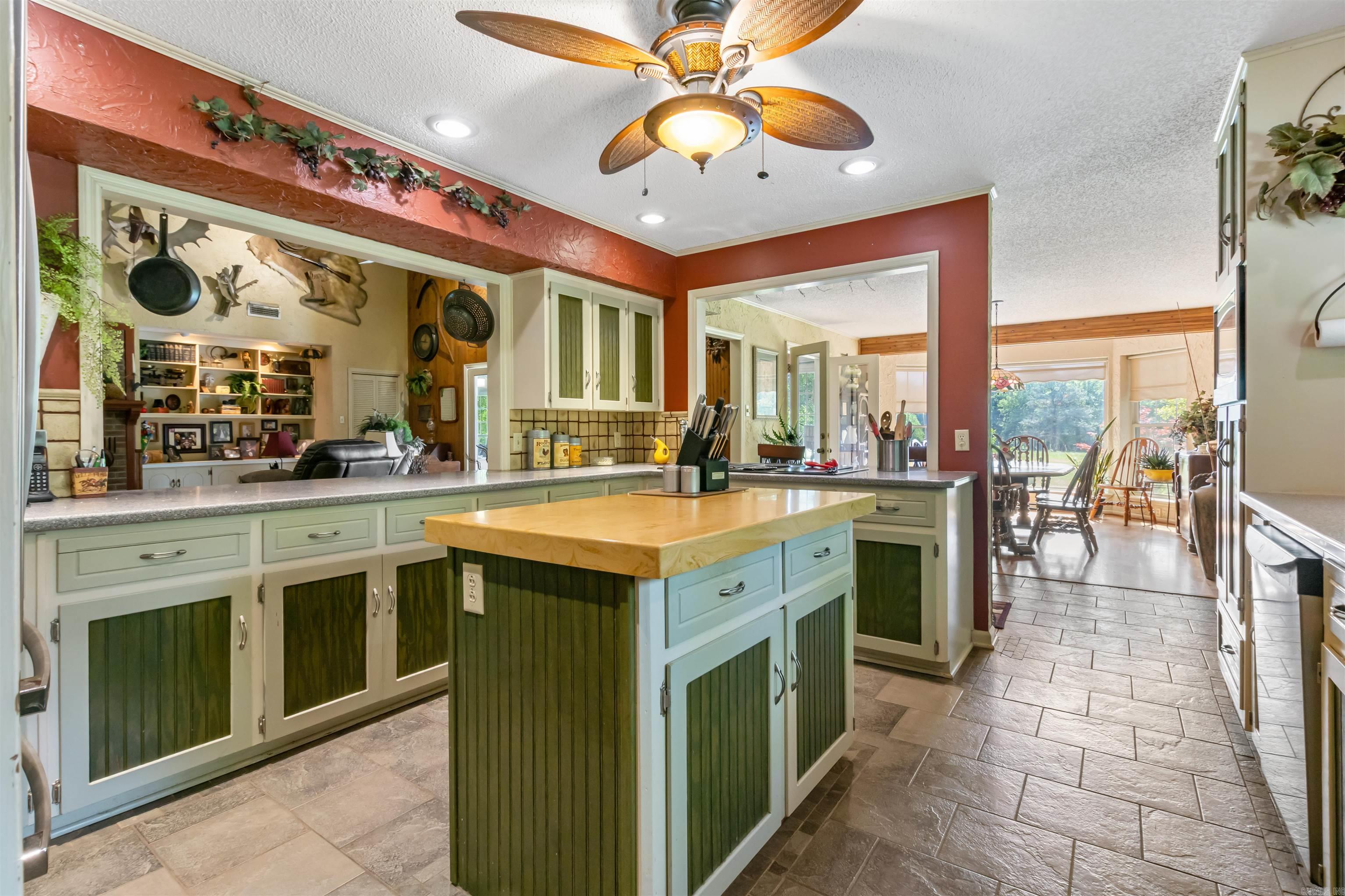 250 Ivy Drive Lonoke, AR 72086
