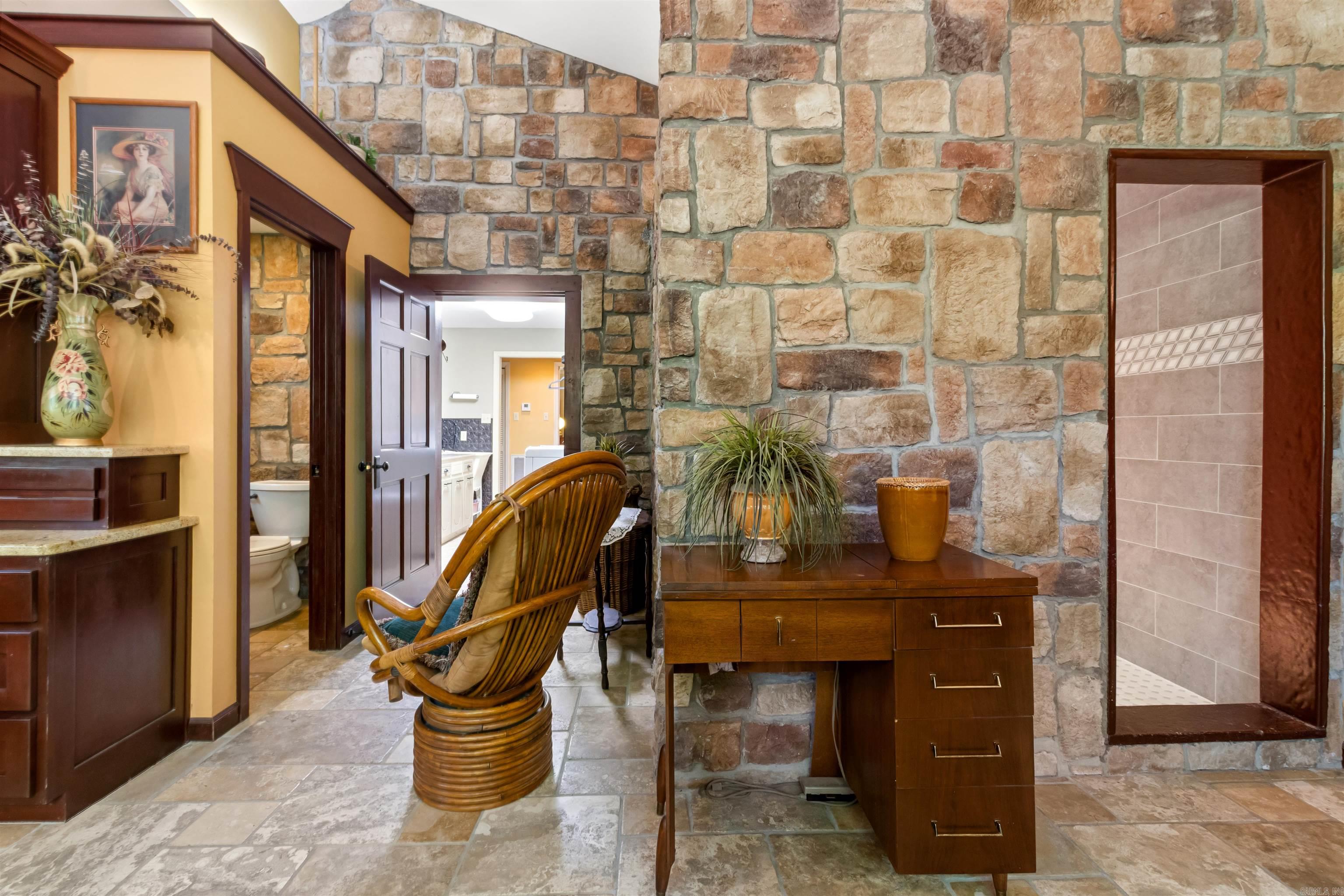 250 Ivy Drive Lonoke, AR 72086