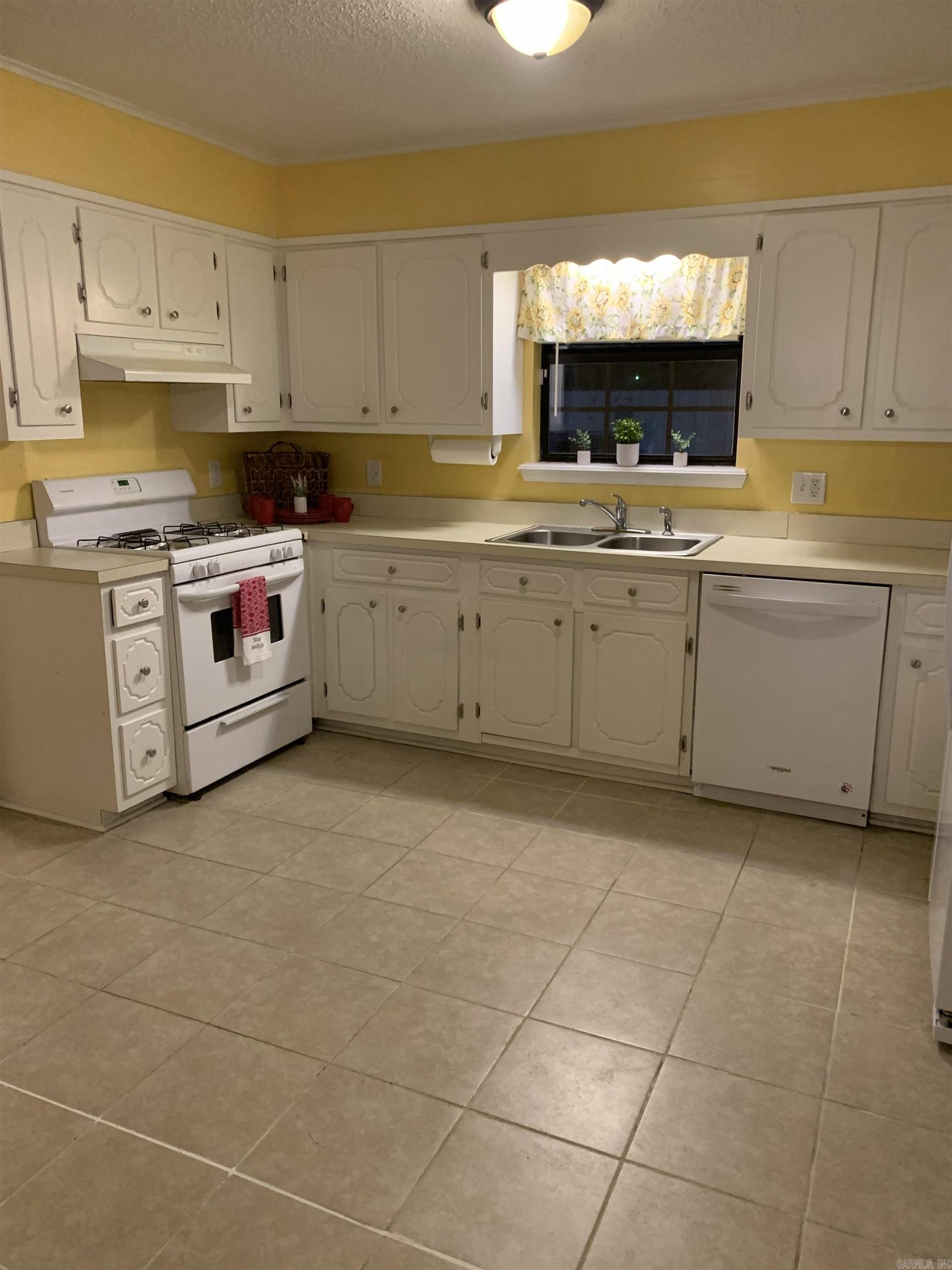 3609 Old Warren  Pine Bluff, AR