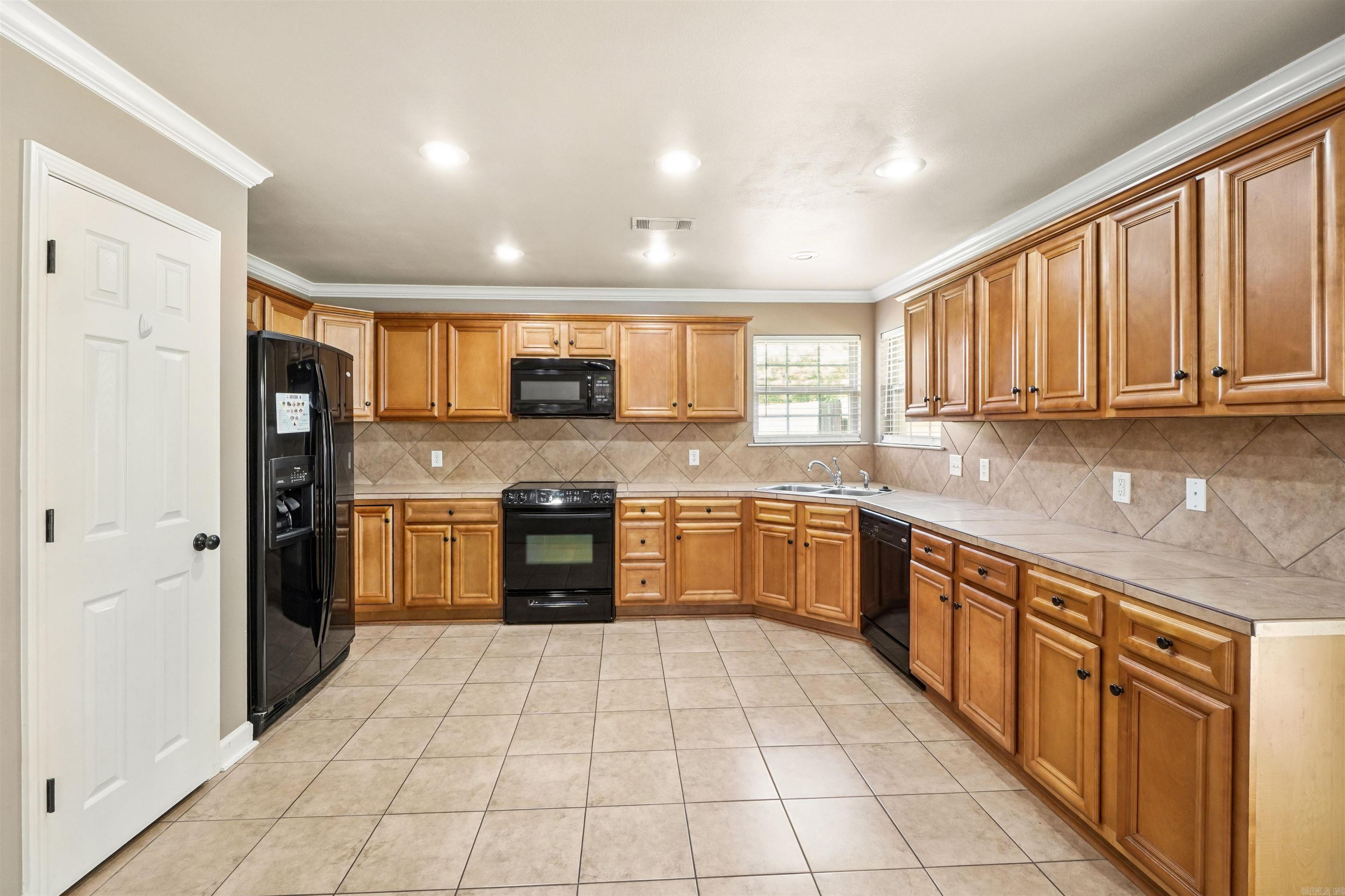 500 Meadow Lynn  Morrilton, AR