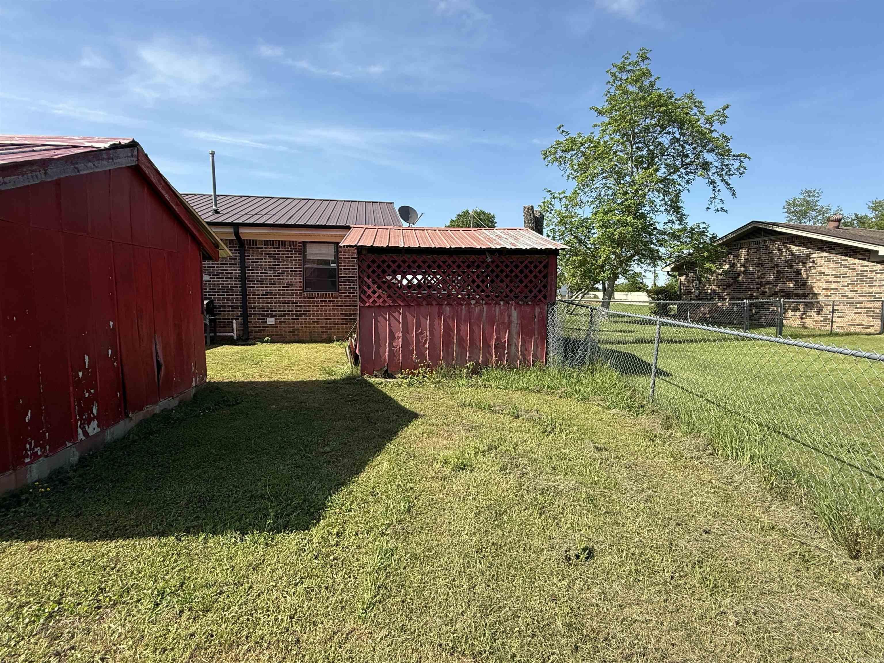 9871 Highway 64  Clarksville, AR