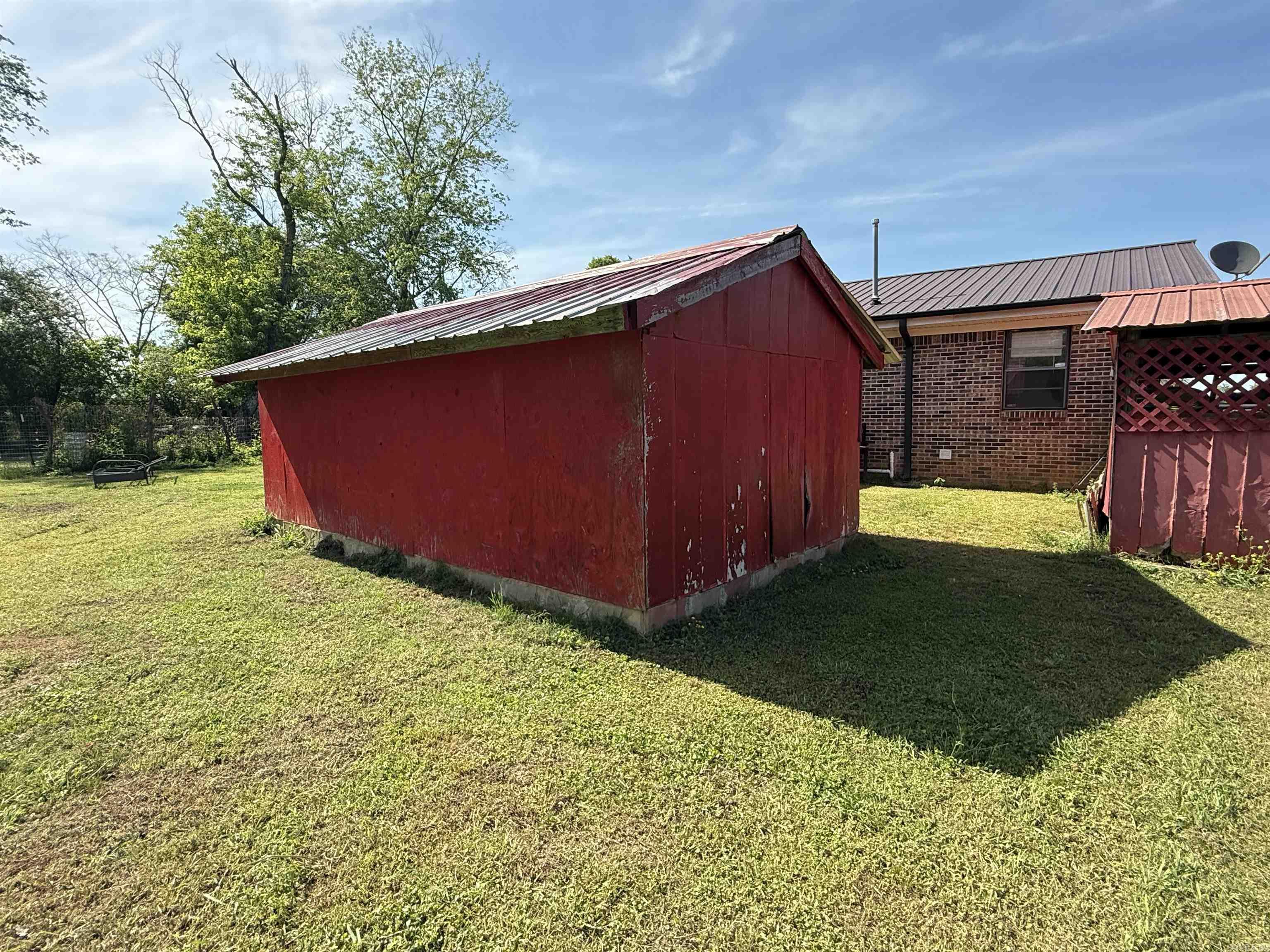 9871 Highway 64  Clarksville, AR