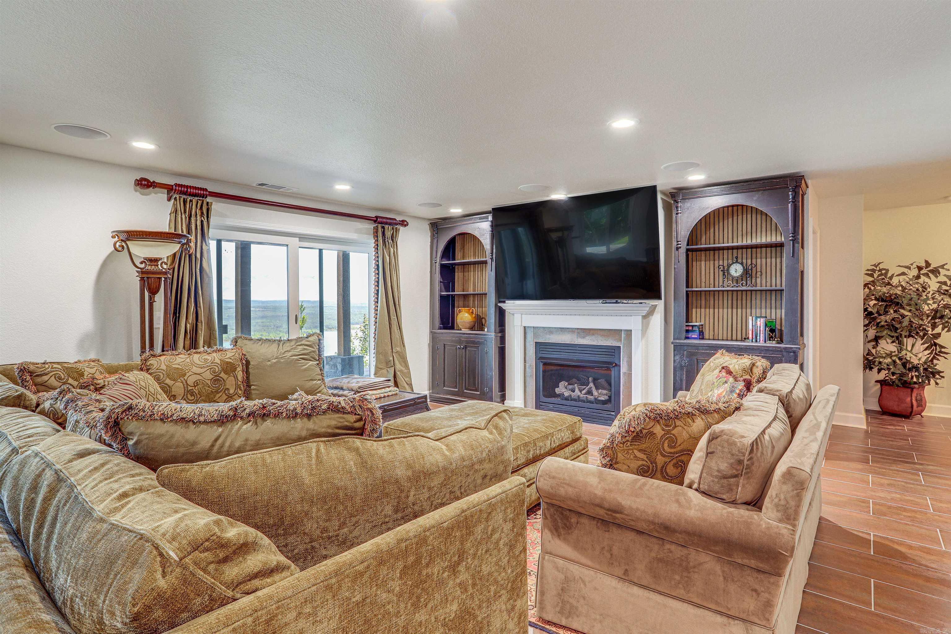 2187 Diamond Bluff  Quitman, AR