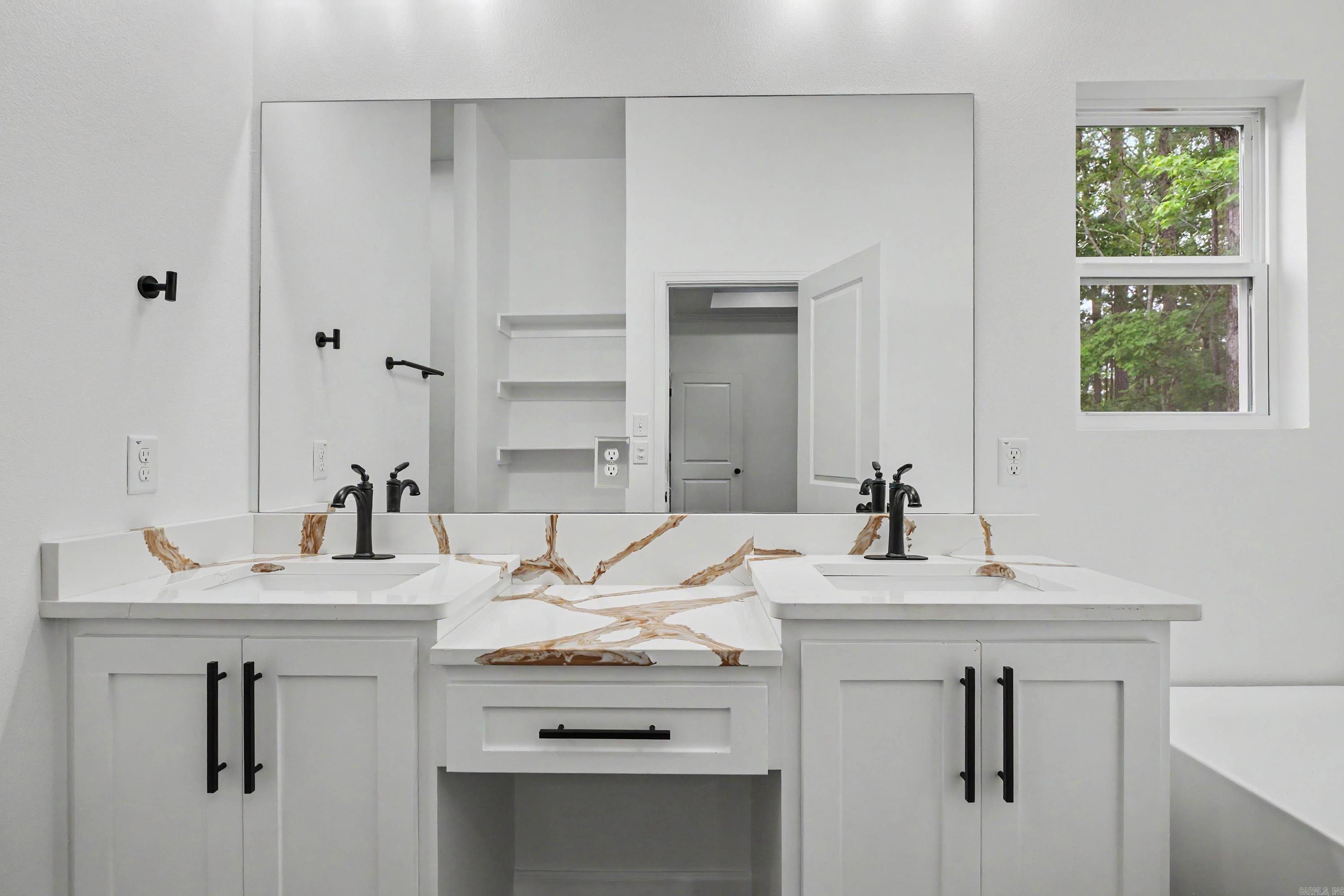 7048 Agua Blanca  Shannon Hills, AR