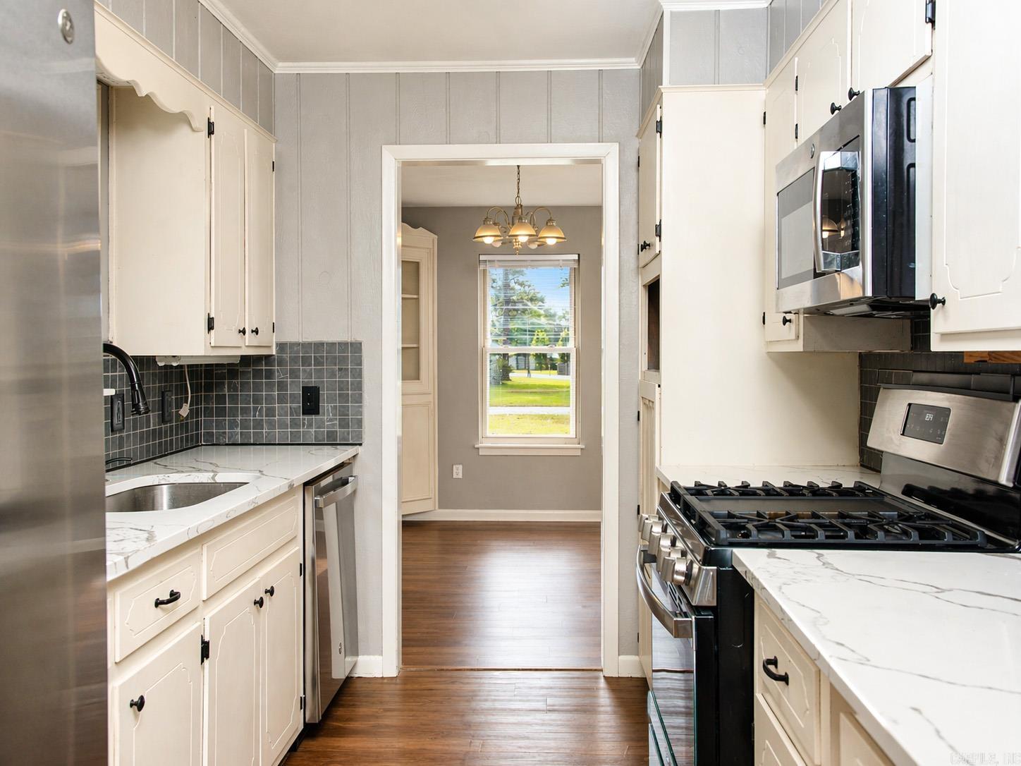 410 Rolling Hills  White Hall, AR