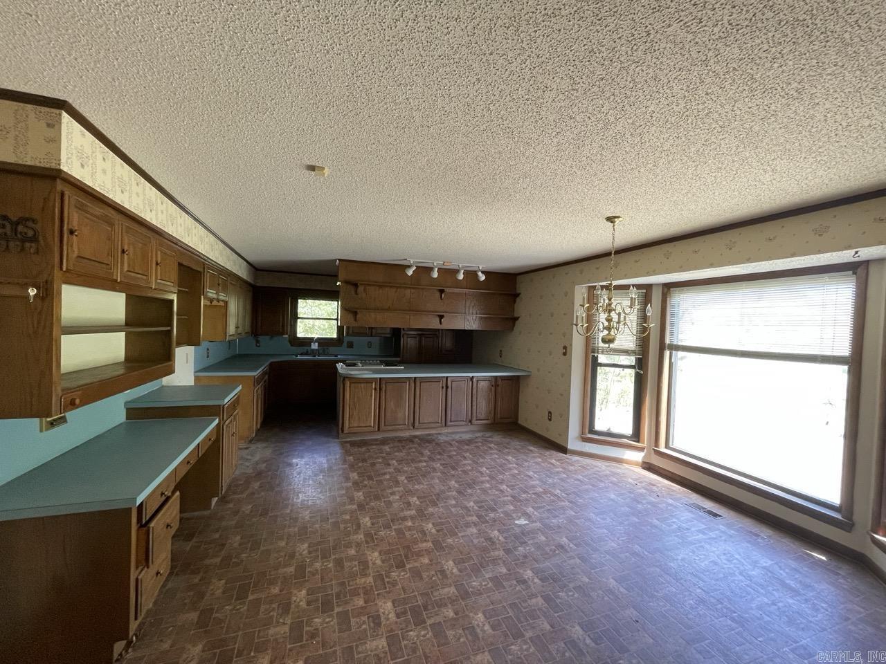 2800 Meadow  Benton, AR