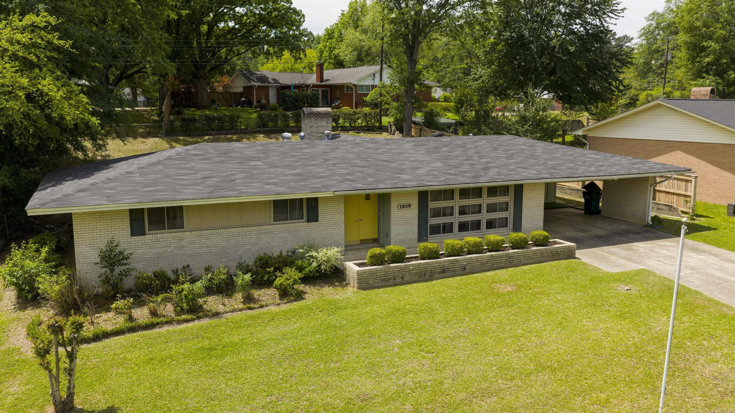 1609 W Cedar St  El Dorado, AR