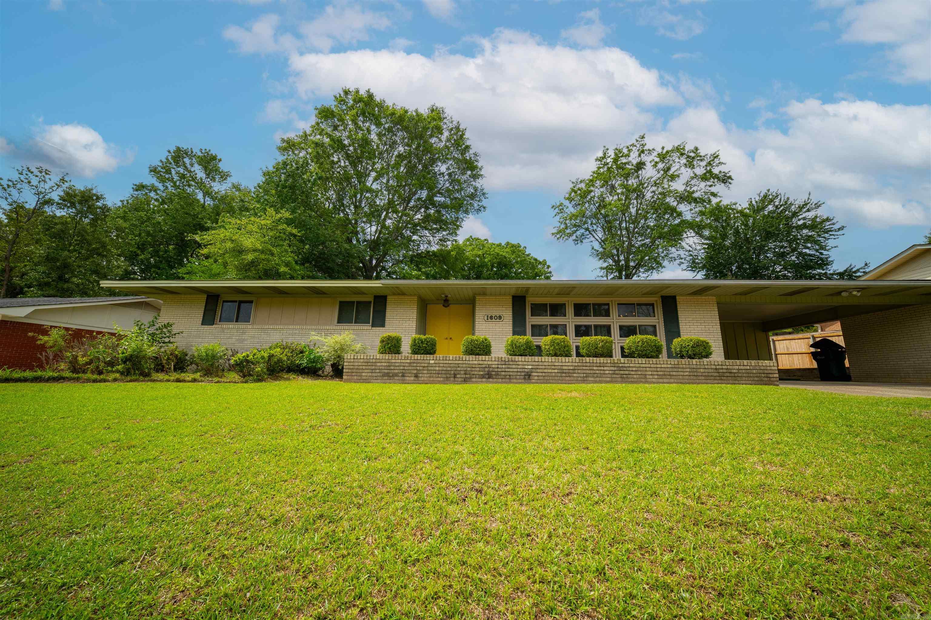 1609 W Cedar St  El Dorado, AR