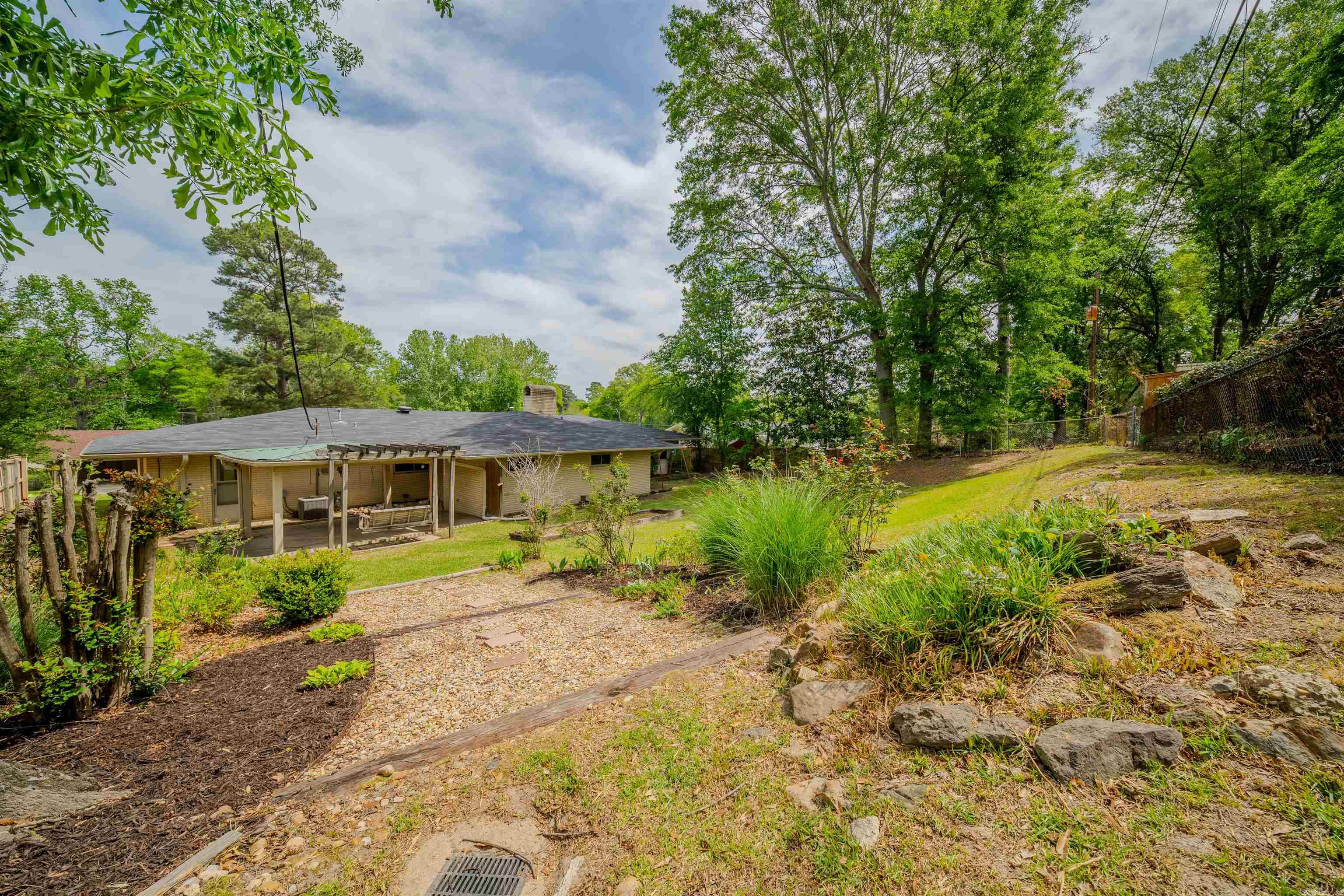 1609 W Cedar St  El Dorado, AR