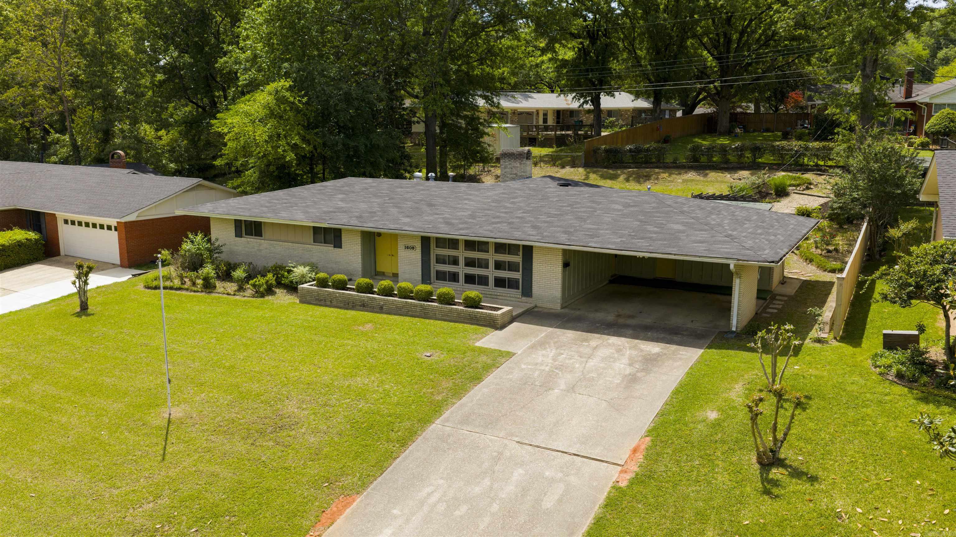 1609 W Cedar St  El Dorado, AR