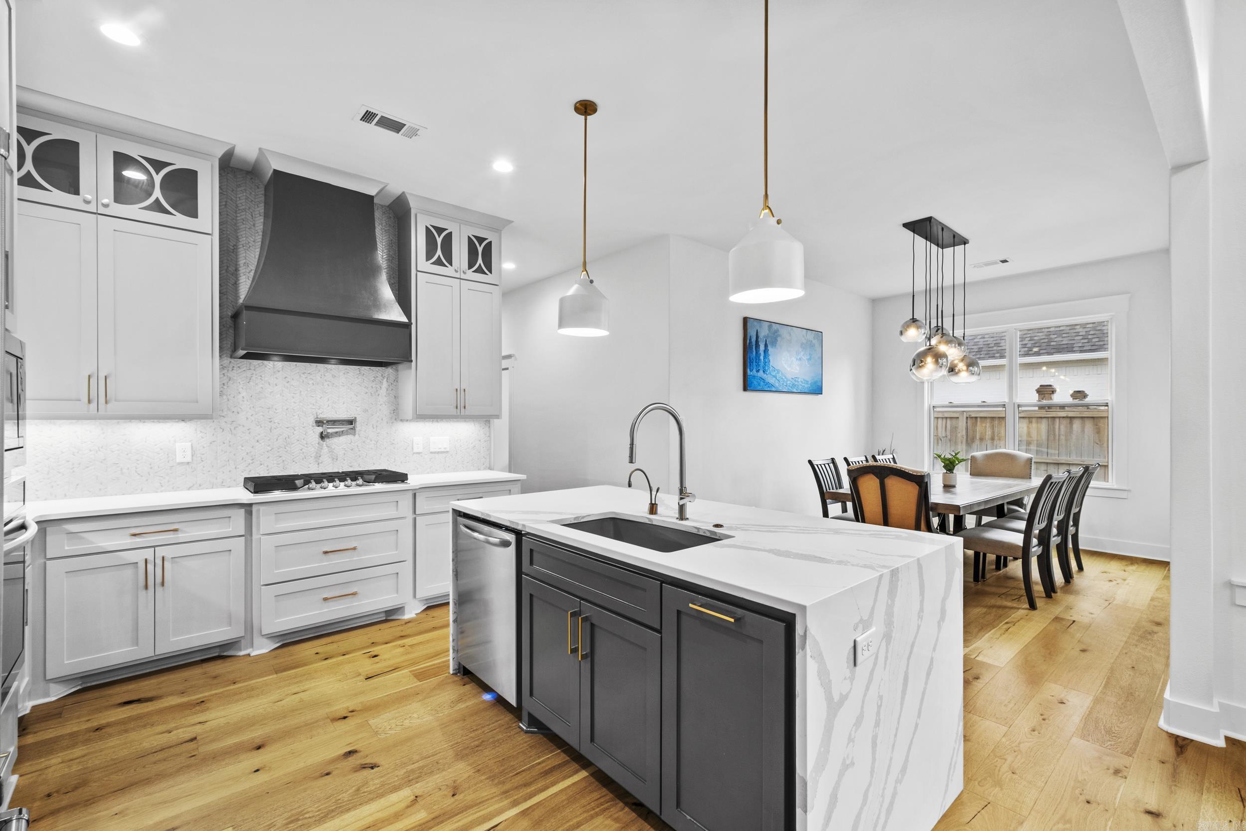 7230 Lake Point  Benton, AR