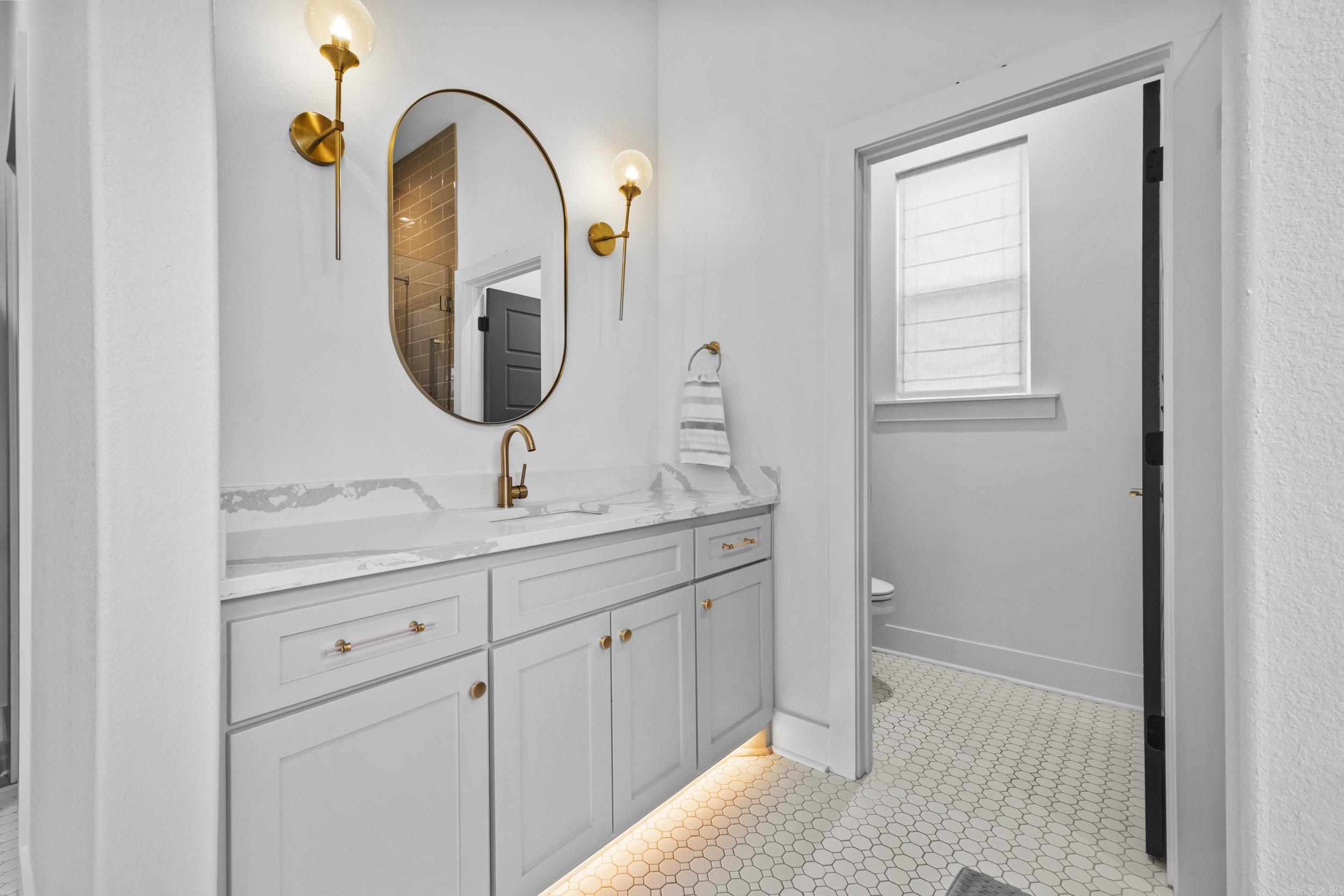 7230 Lake Point  Benton, AR