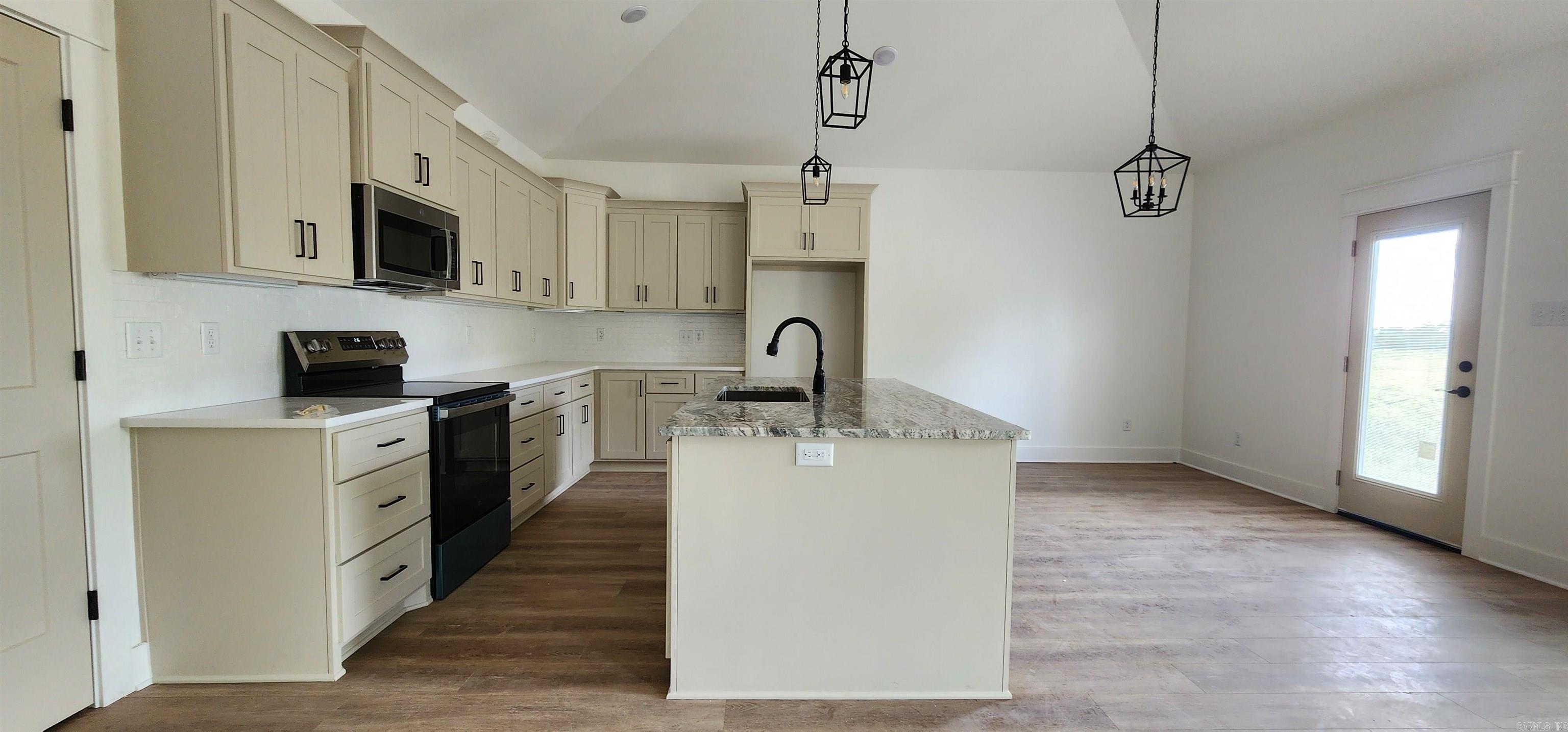 31 High Point Dr  Greenbrier, AR