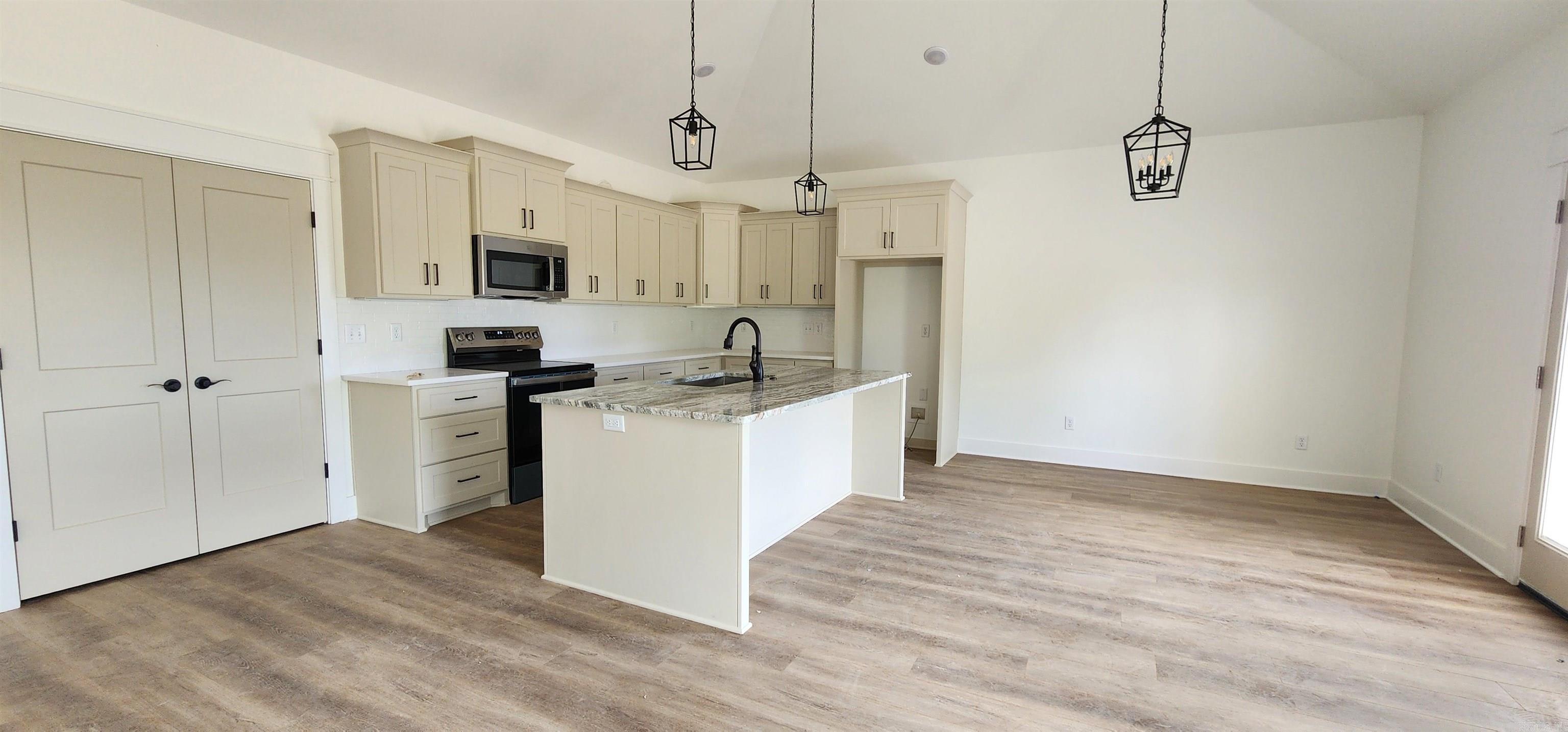 31 High Point Dr  Greenbrier, AR